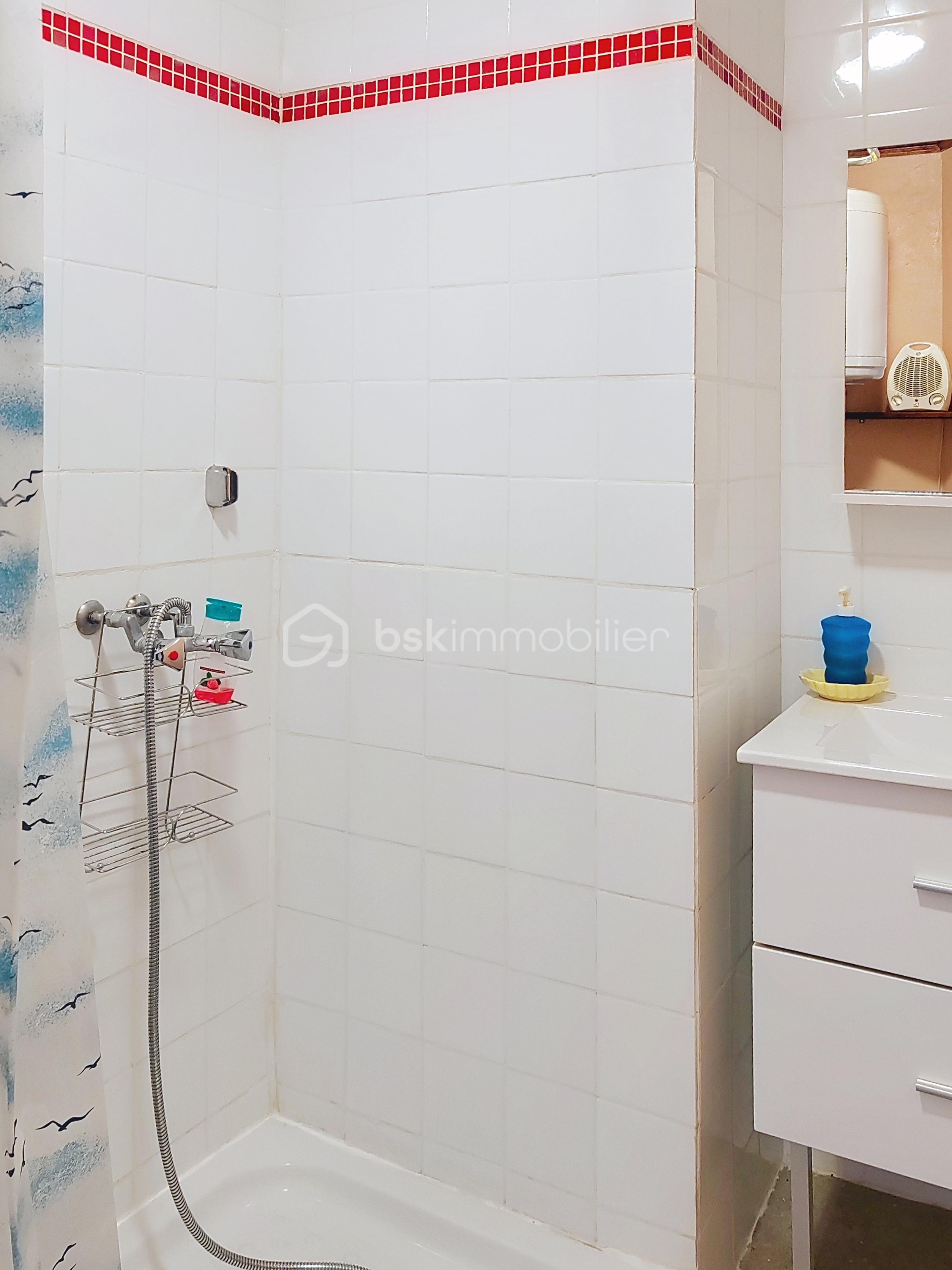 Maison de village de 150 m² - demo-tour-10-main.jpeg