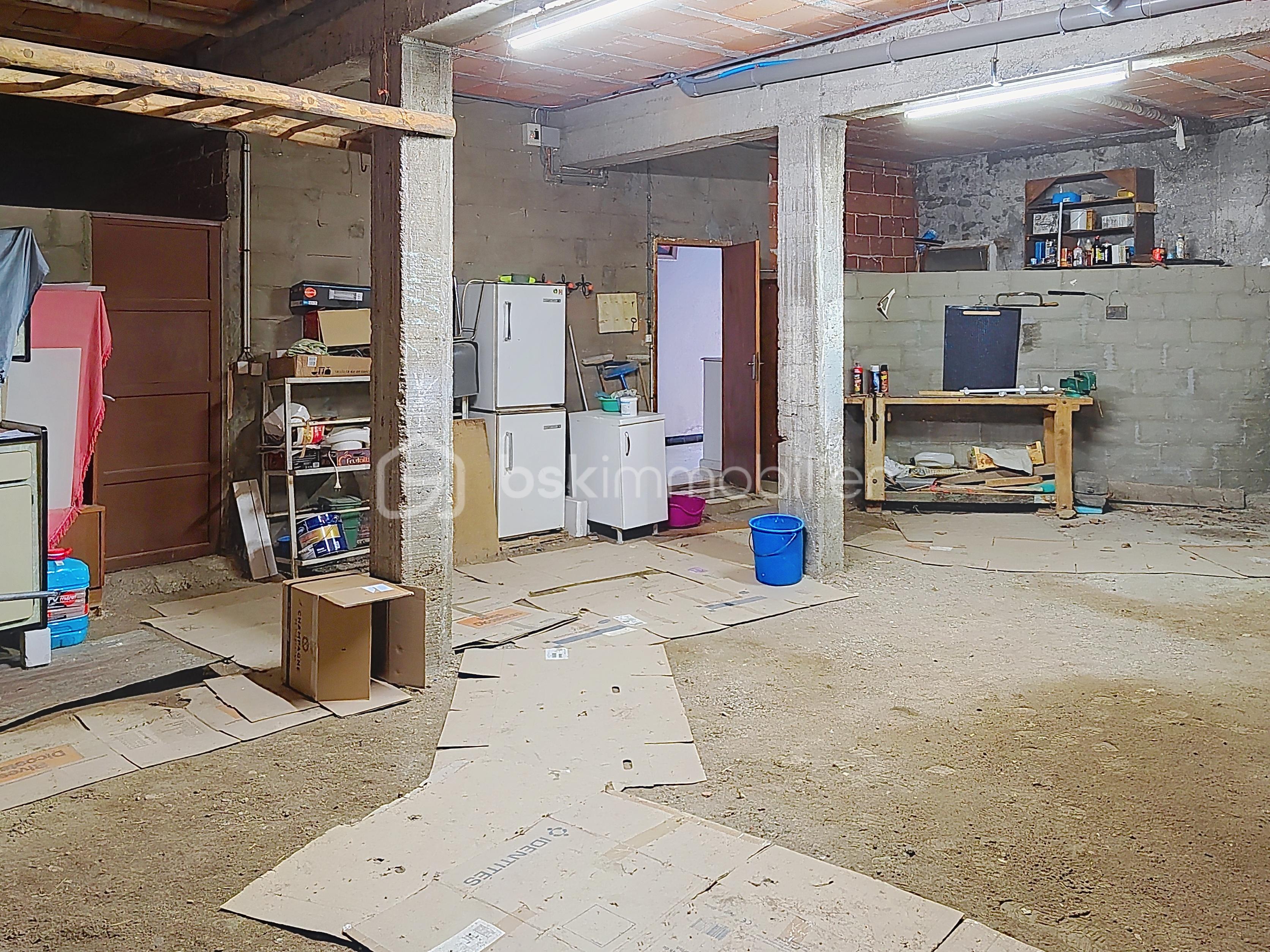 Maison de village de 150 m² - demo-tour-10-main-street_00001(8).jpeg