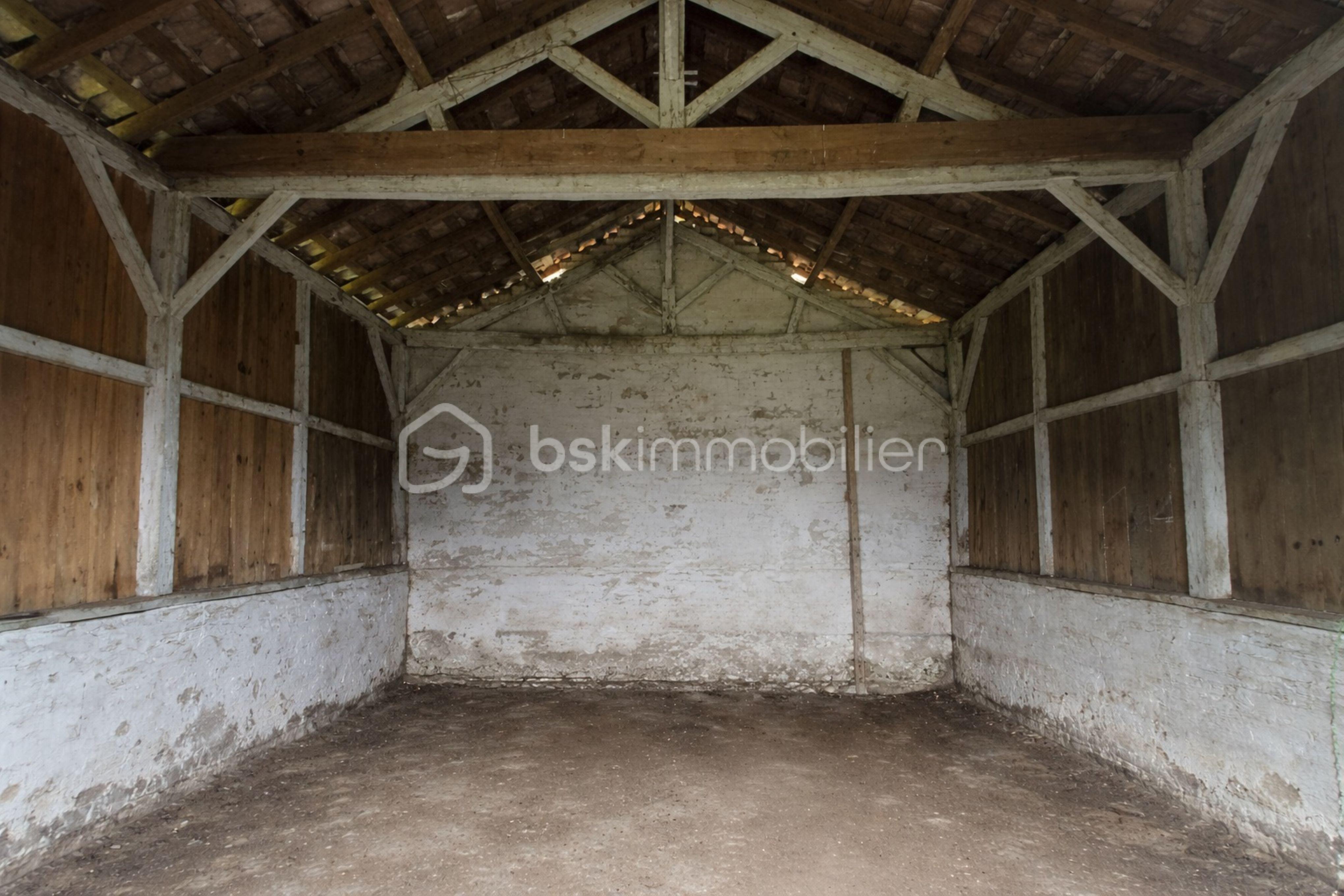 Maison de 183 m² - GRANGE 1.jpg