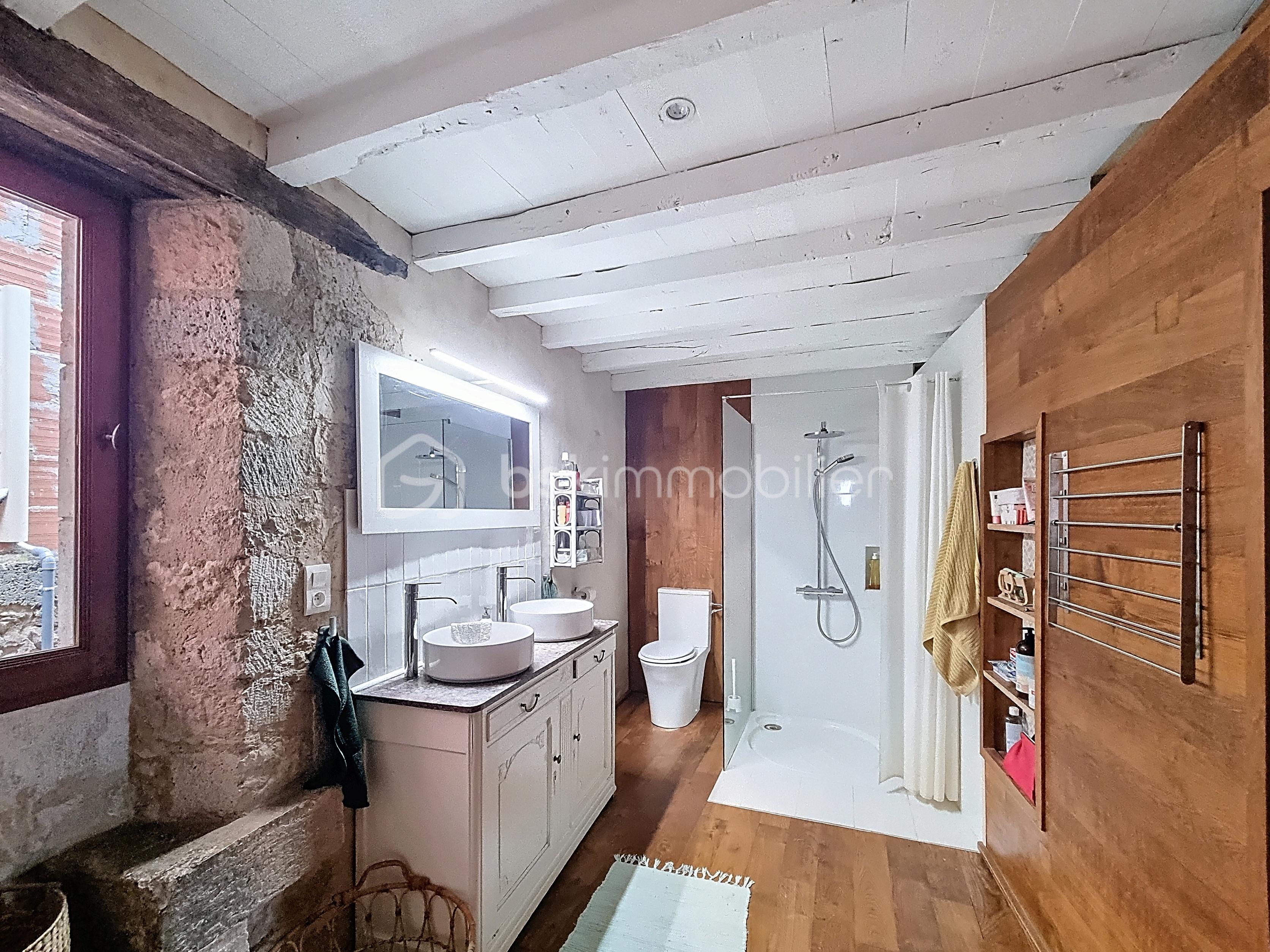 Maison ancienne de 116 m² - SDB.jpg