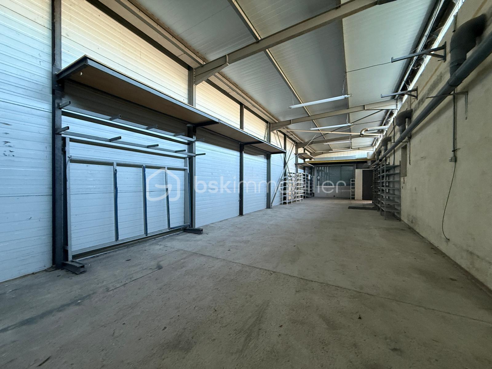 Local commercial de 318 m² - WhatsApp Image 2026-01-12 at 06.51.36 (8).jpeg