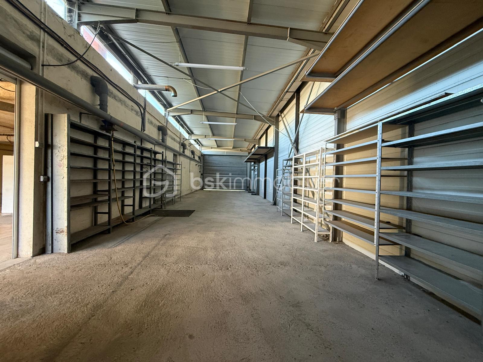 Local commercial de 318 m² - WhatsApp Image 2026-01-12 at 06.51.36 (7).jpeg