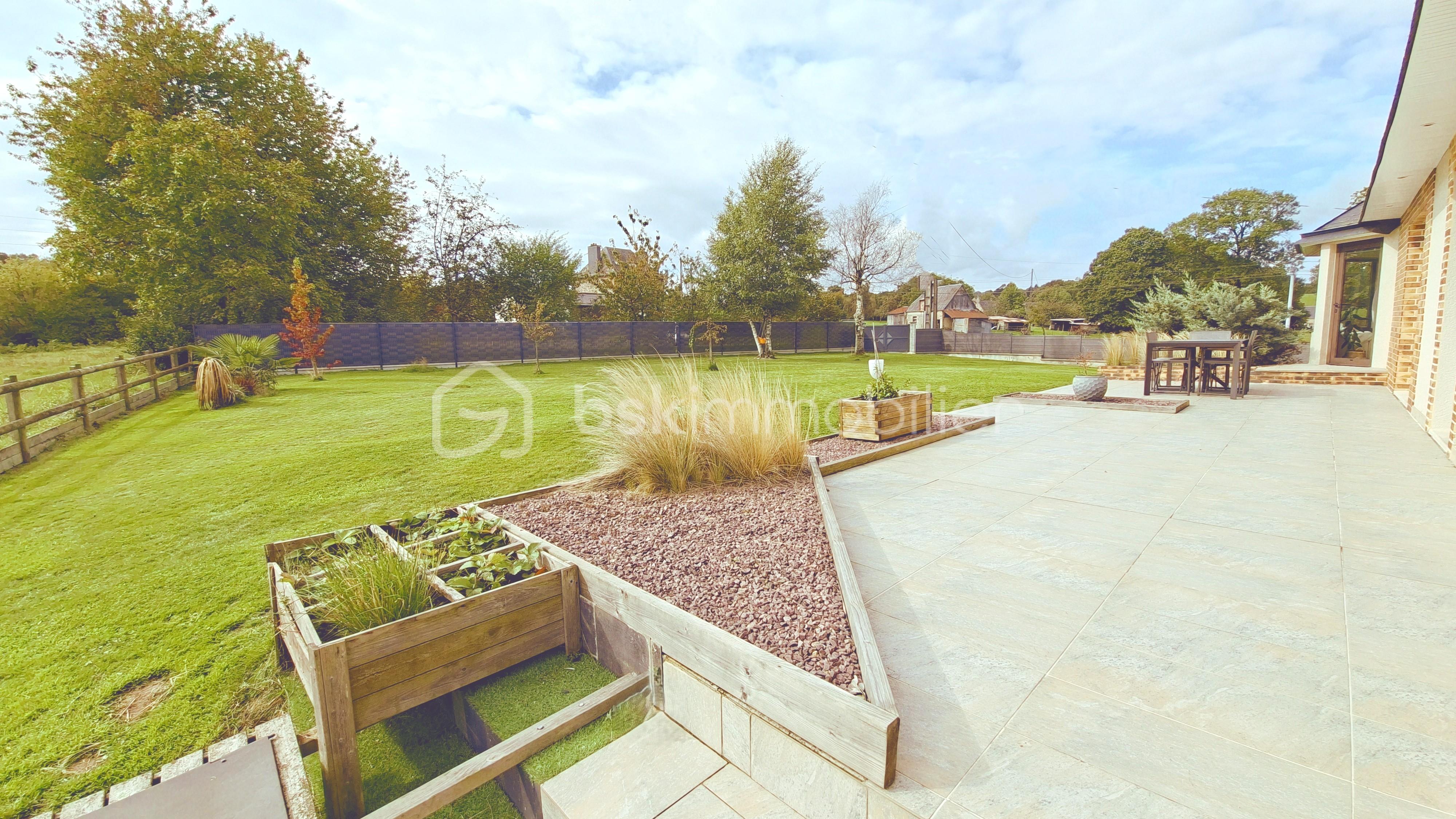 Pavillon de 142 m² - THEV terrasse terrain ple .jpg