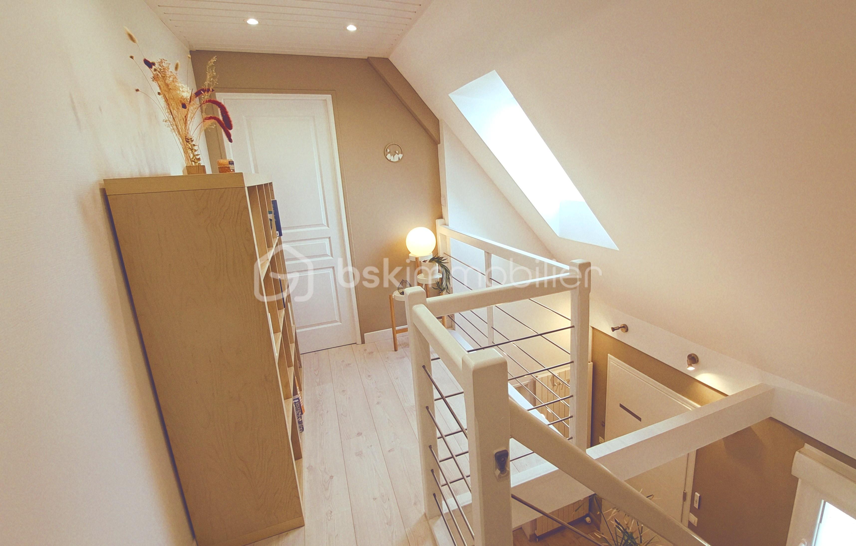 Pavillon de 142 m² - THEV dégagement étage ple 2.jpg
