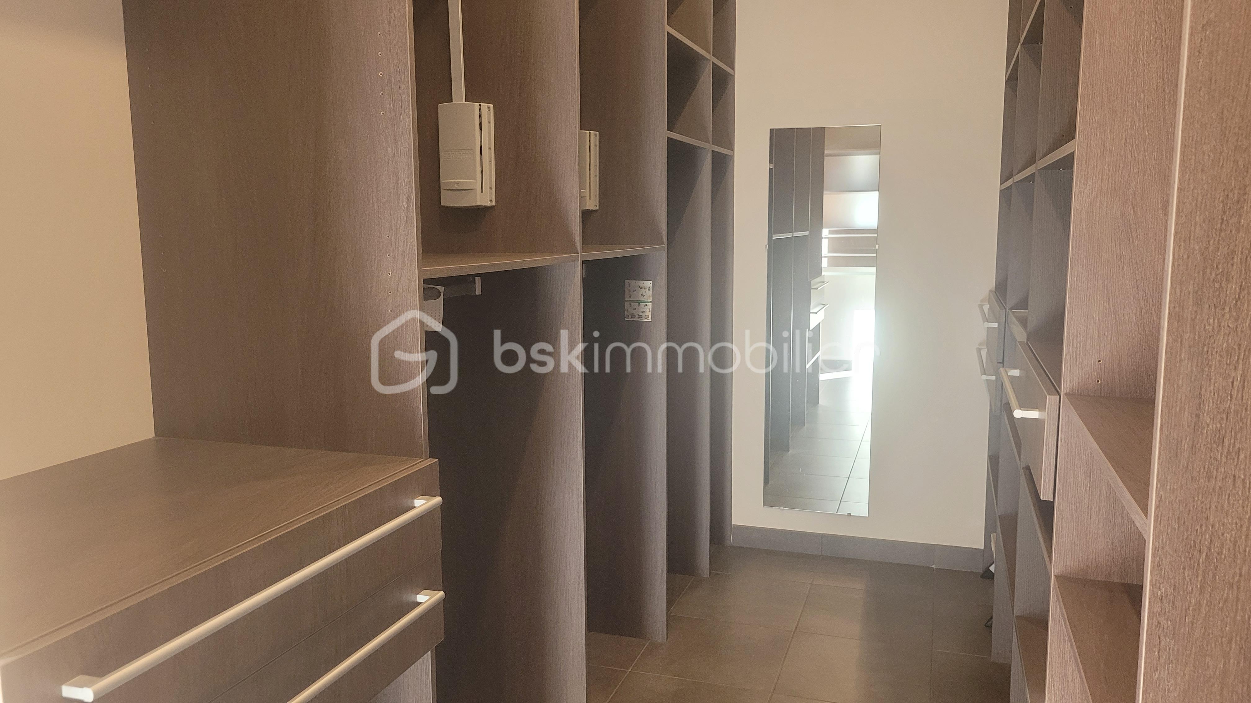 Maison de 246 m² - 20260206_141715.jpg