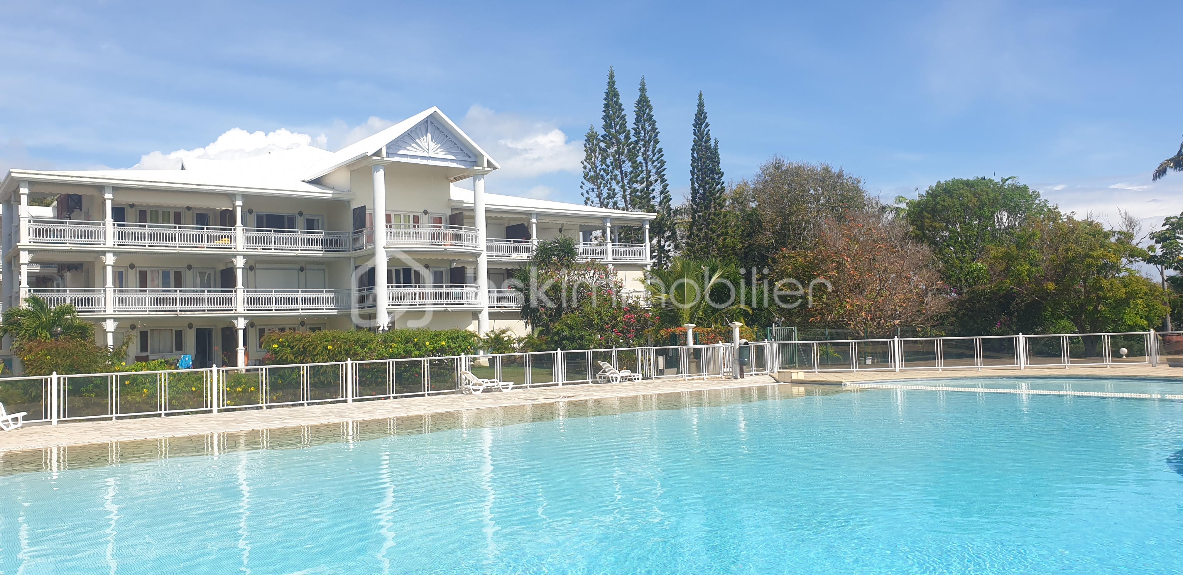 Appartement de 82 m² - photo piscine appartement5.jpg