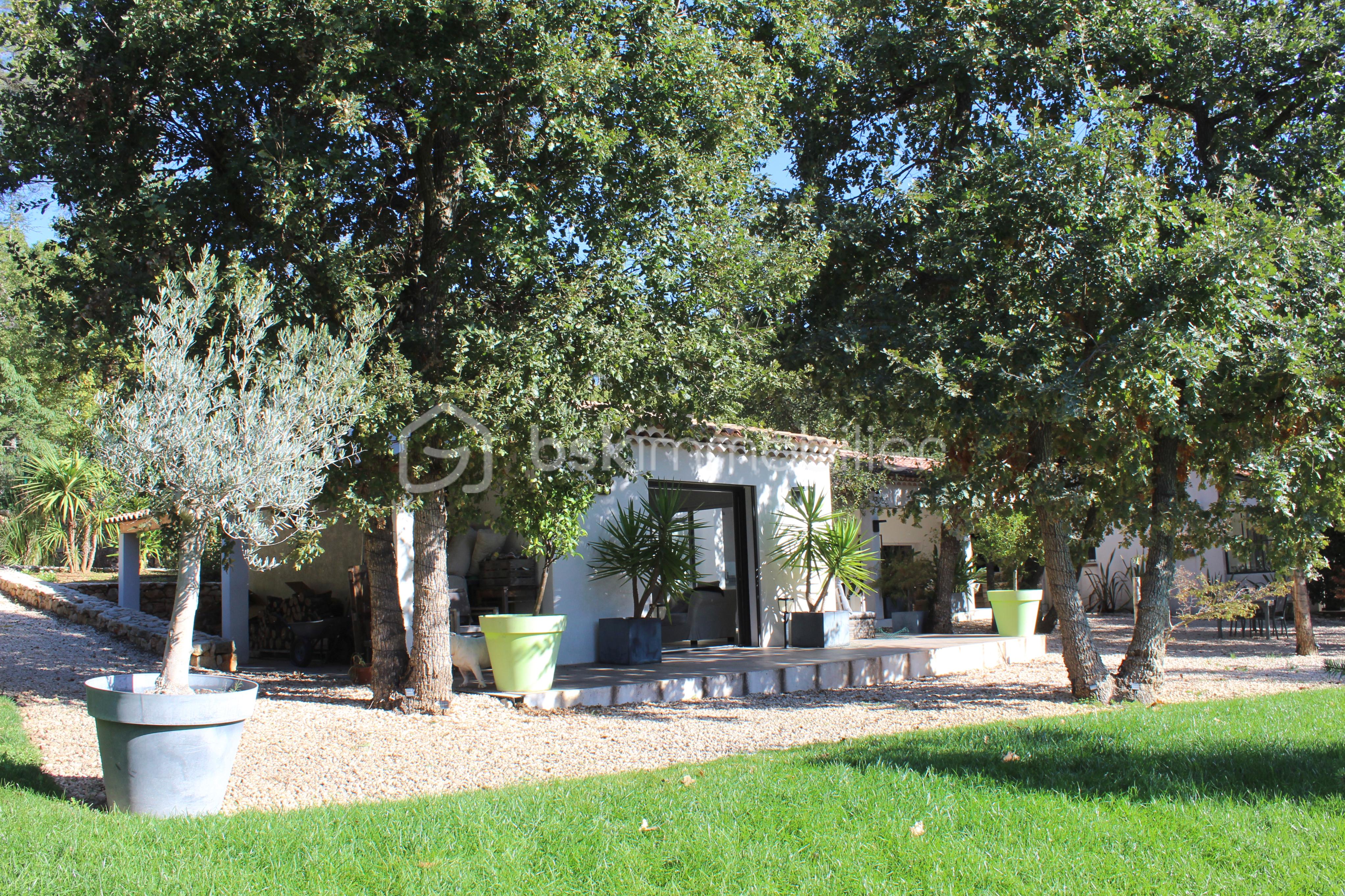 Maison d architecte de 207 m² - 02 -EXTERIEUR 1.jpg