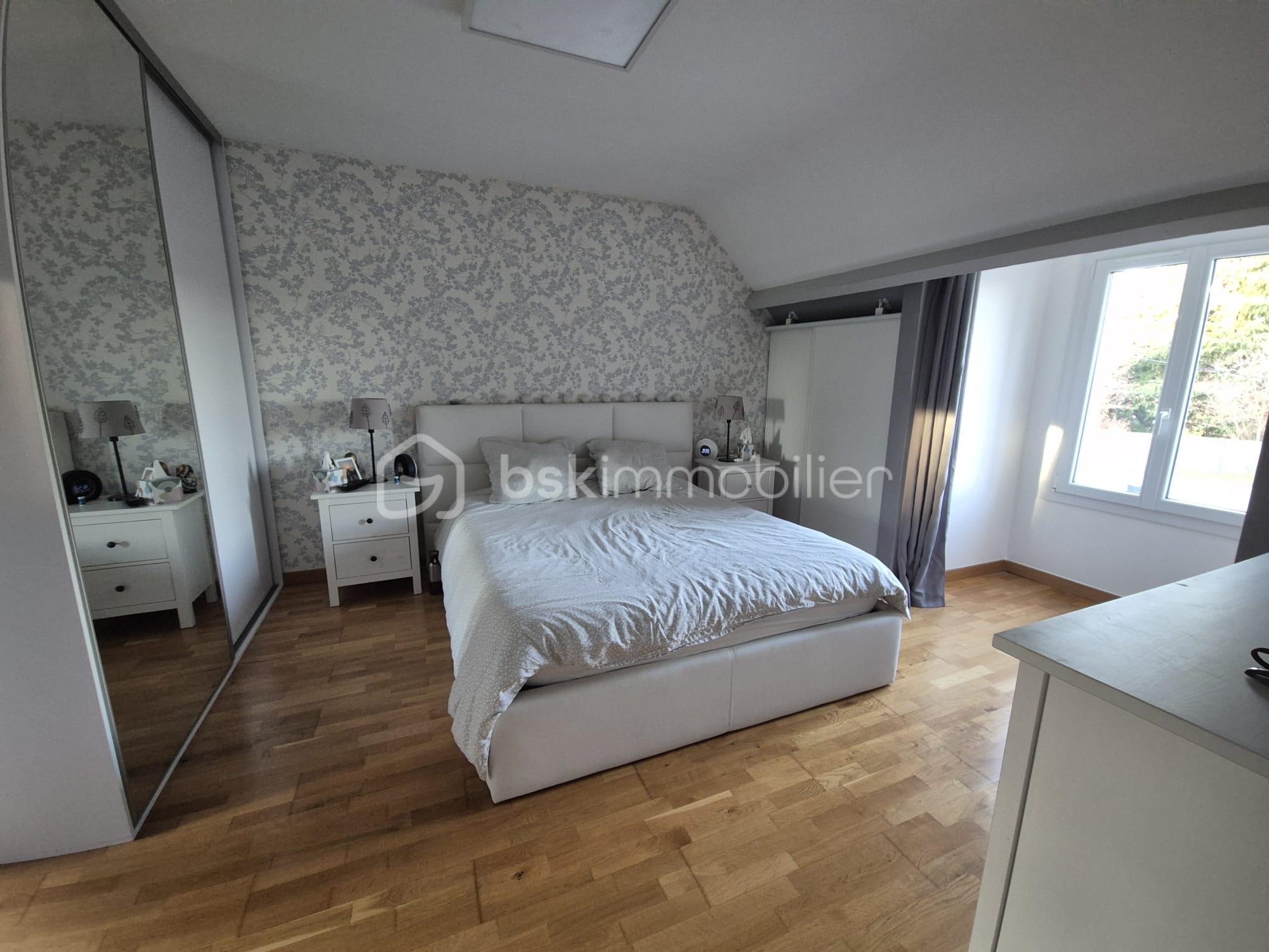 Maison traditionnelle de 136 m² - WhatsApp Image 2025-11-02 à 01.47.35_a1e5b99d.jpg