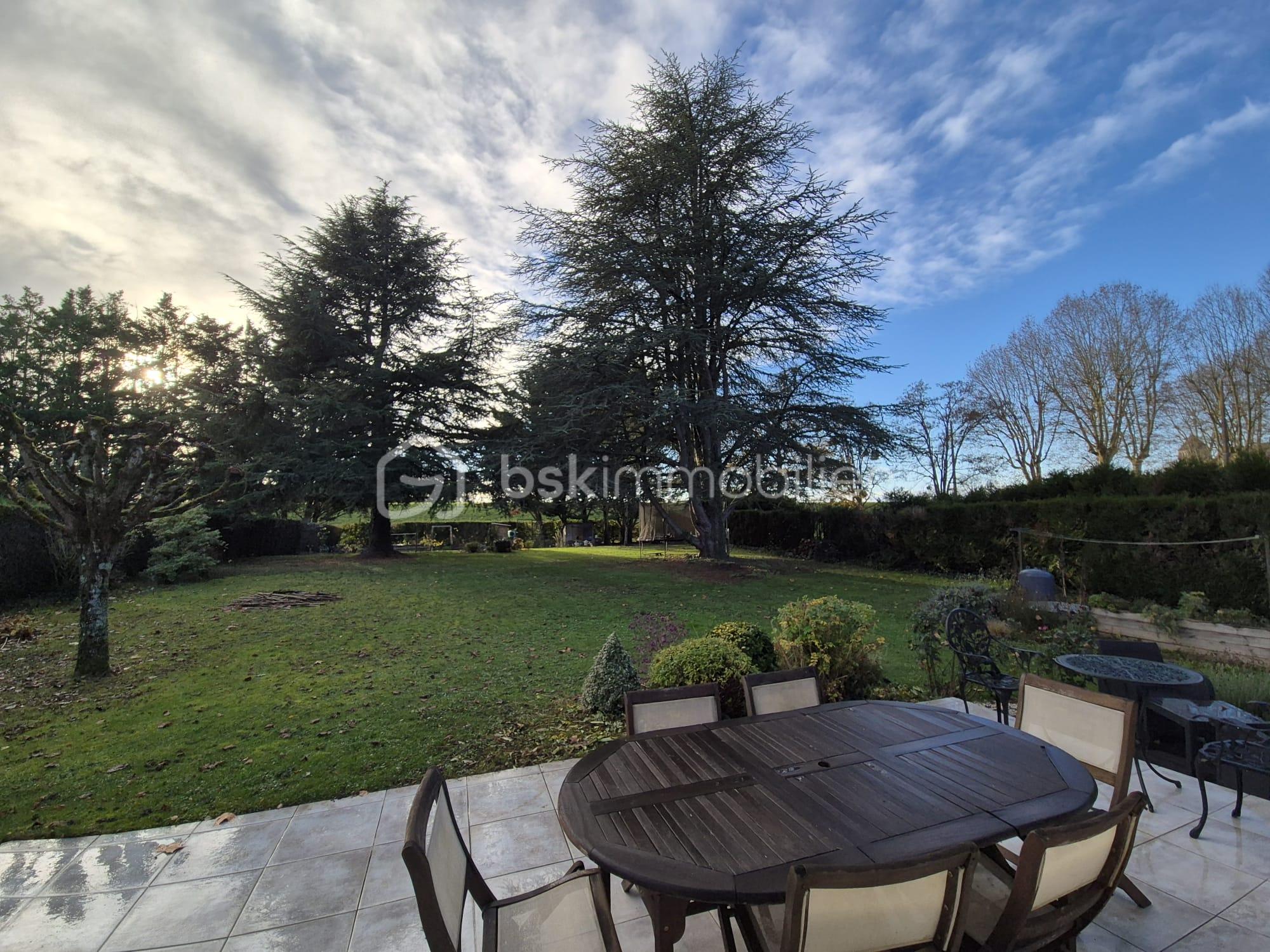 Maison traditionnelle de 136 m² - jardin.jpeg