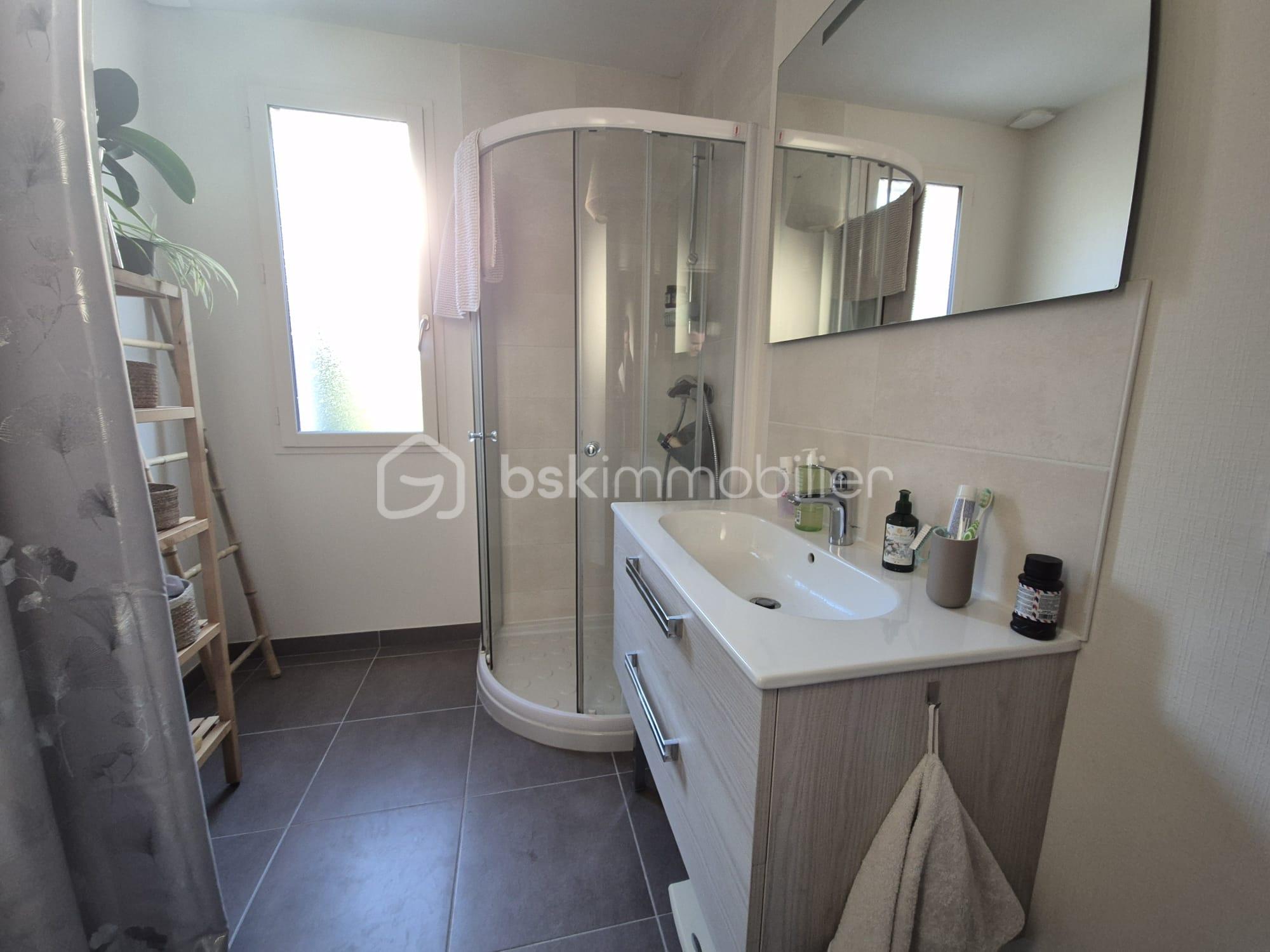 Maison traditionnelle de 136 m² - WhatsApp Image 2025-11-02 à 01.47.35_a7691b62.jpg