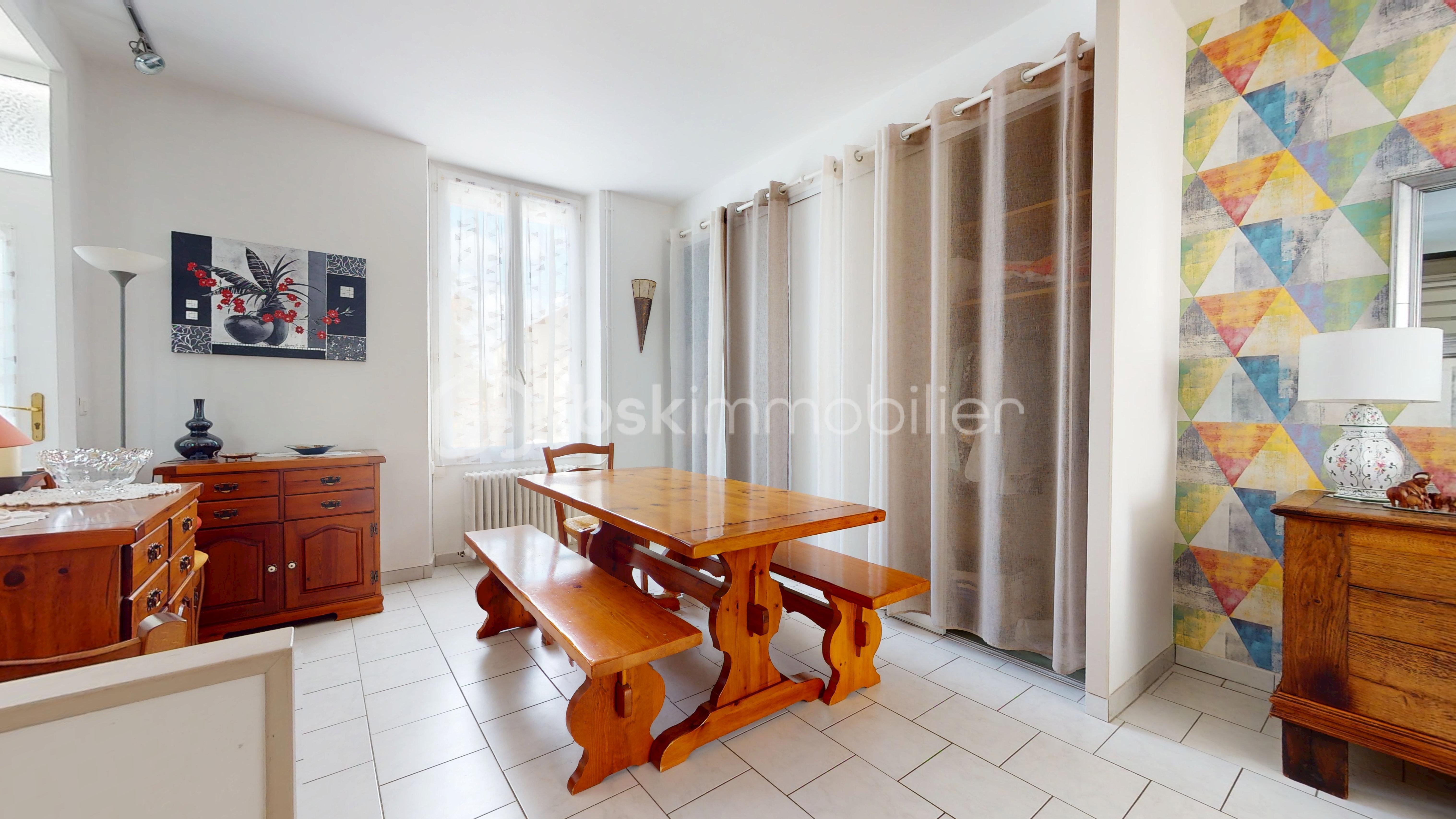 5-Rue-de-Gionne-08222026_111321.jpg
