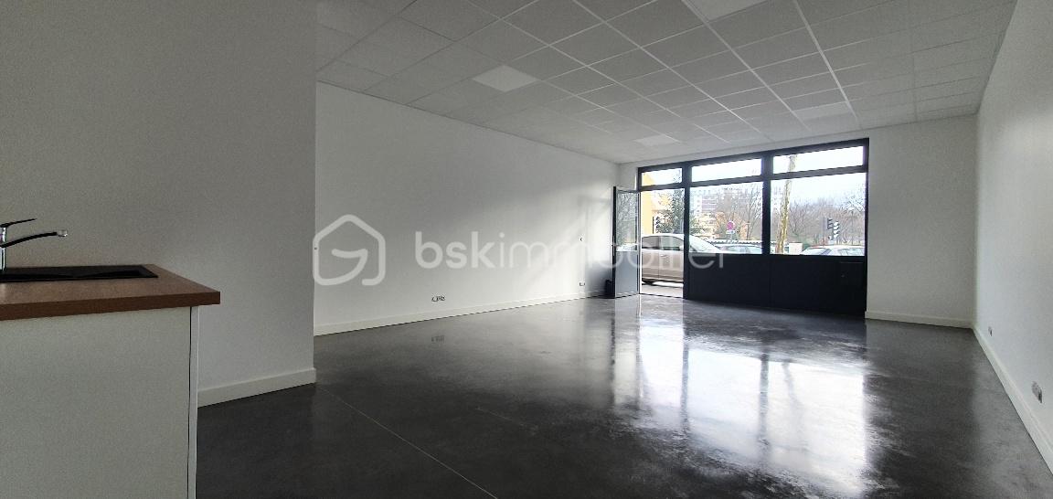 Local commercial de 47,51 m² - 20230113_114450_resized.jpg