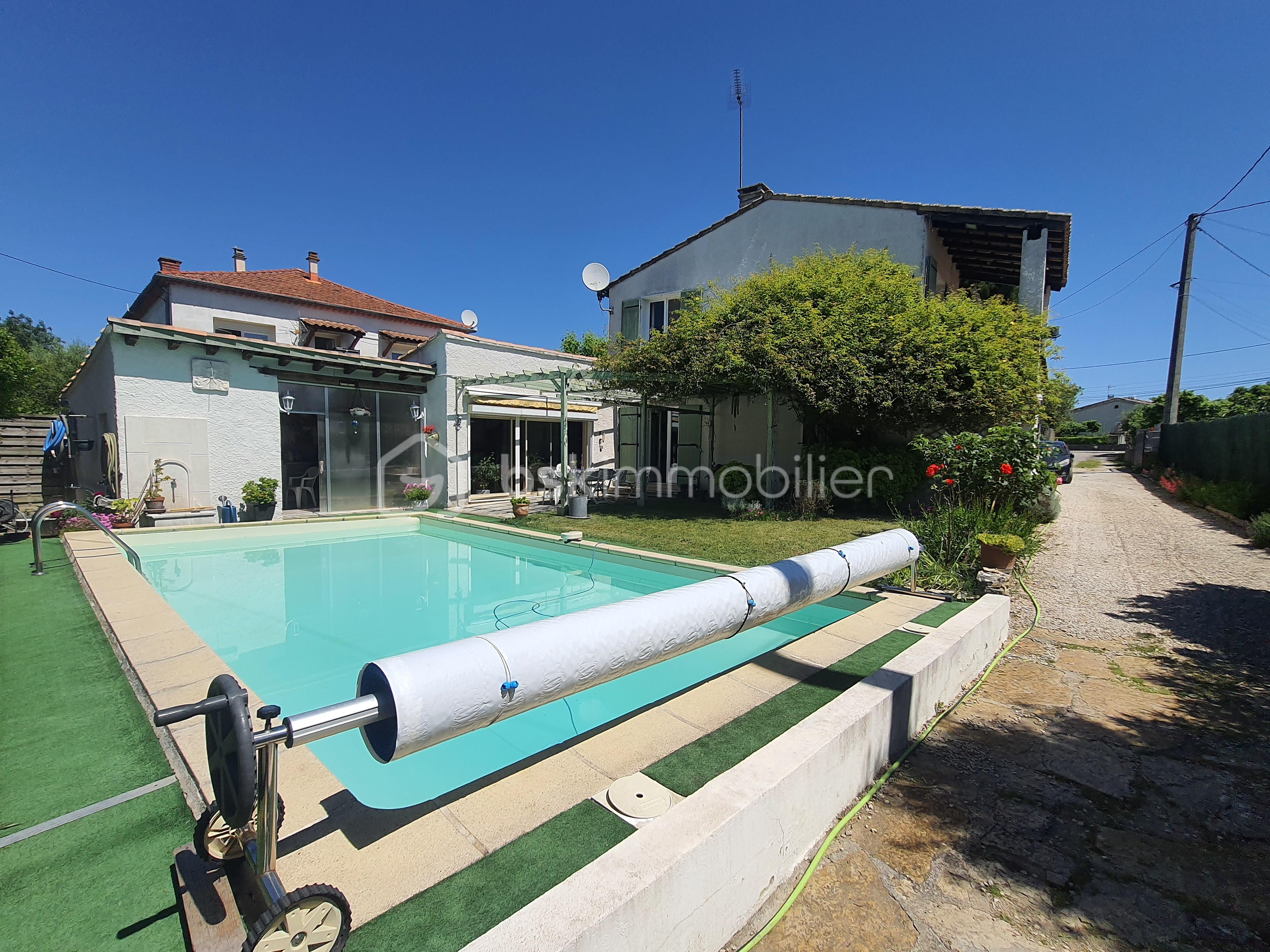 Maison de 136 m² - piscine 1er plan 1 .jpg