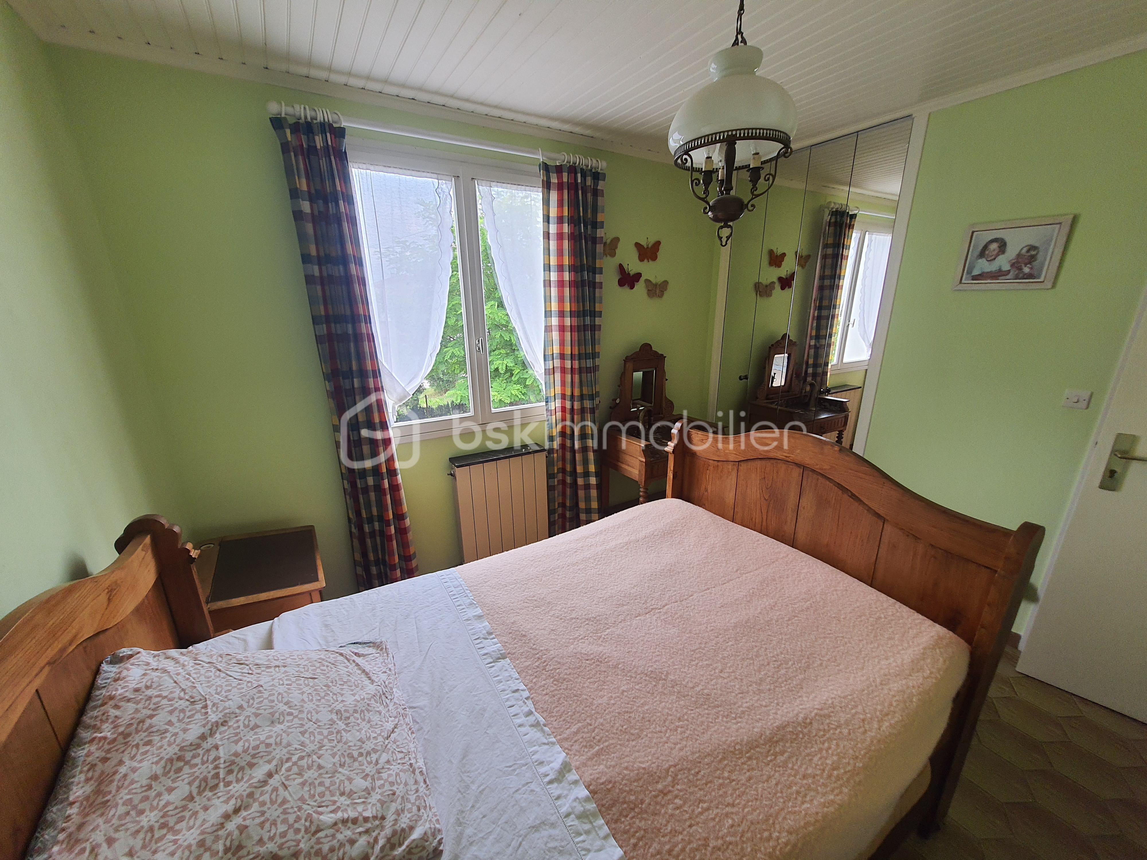 Maison de 136 m² - CHAMBRE HAUT 2 .jpg