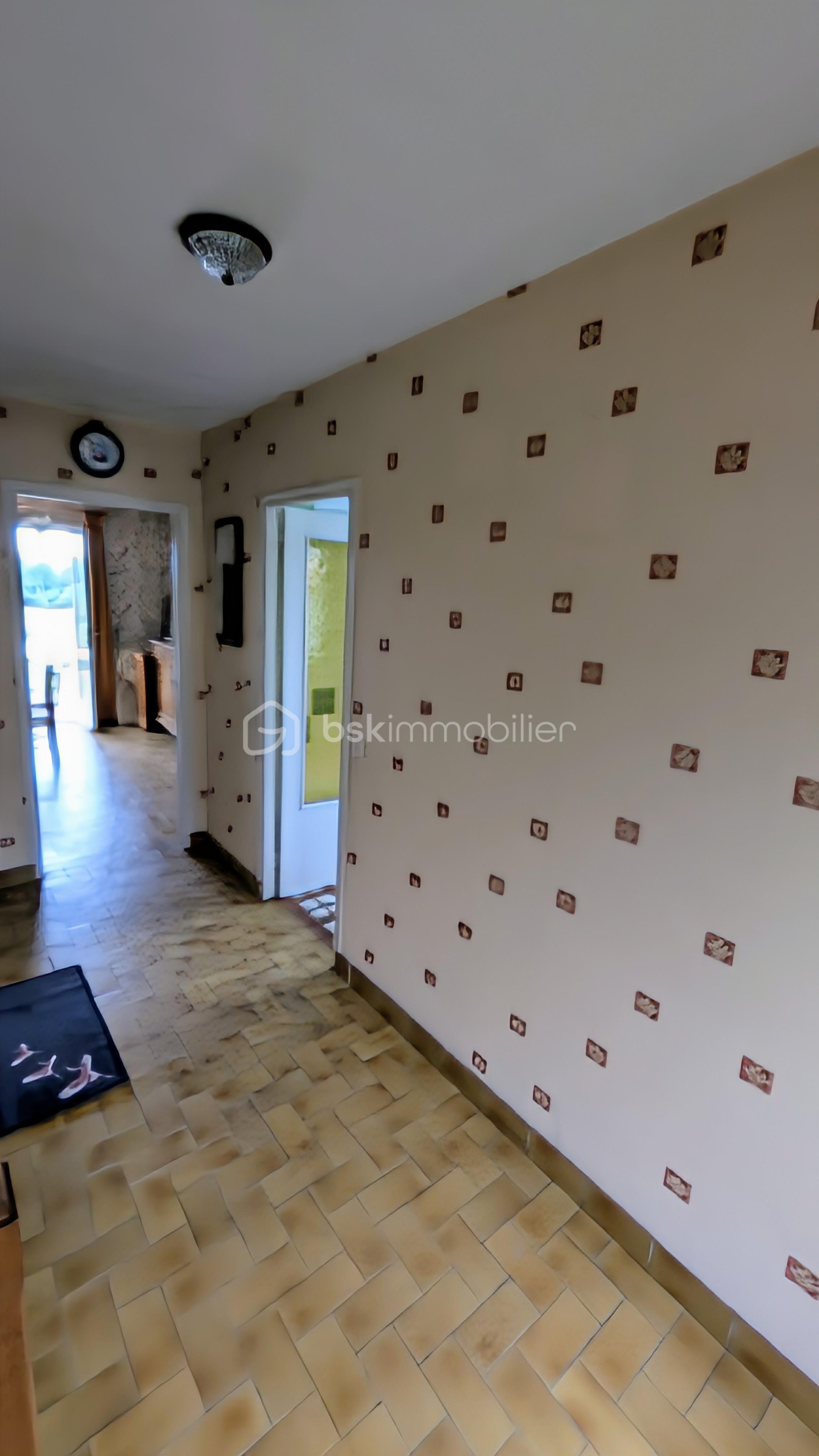 Maison traditionnelle de 92 m² - PXL_20250804_121336125.MP~3.jpg
