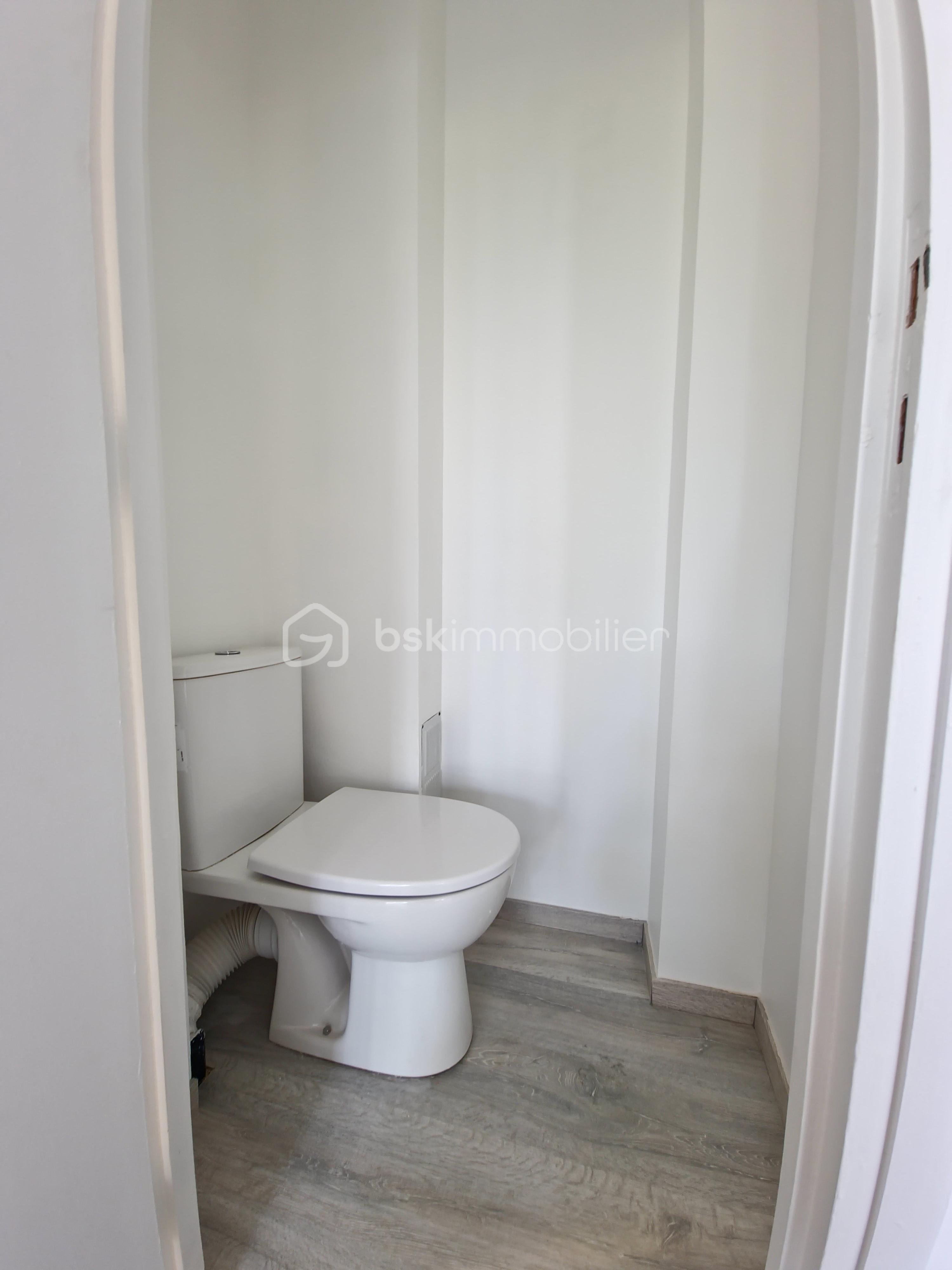 Appartement de 44,09 m² - 7 WC.jpg