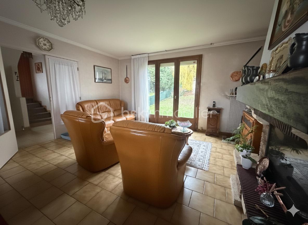 Maison de 100 m² - Gemini_Generated_Image_v4z666v4z666v4z6.png