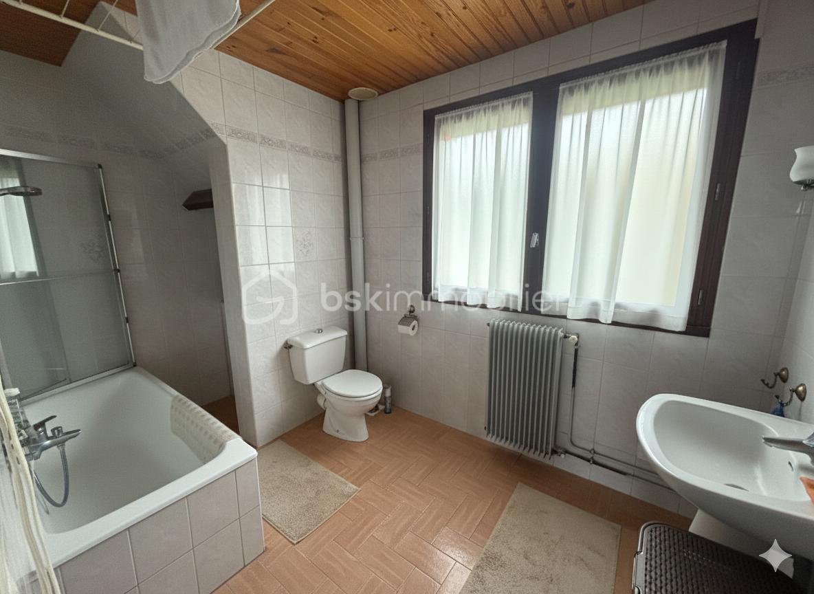 Maison de 100 m² - Gemini_Generated_Image_9z0mmf9z0mmf9z0m.png