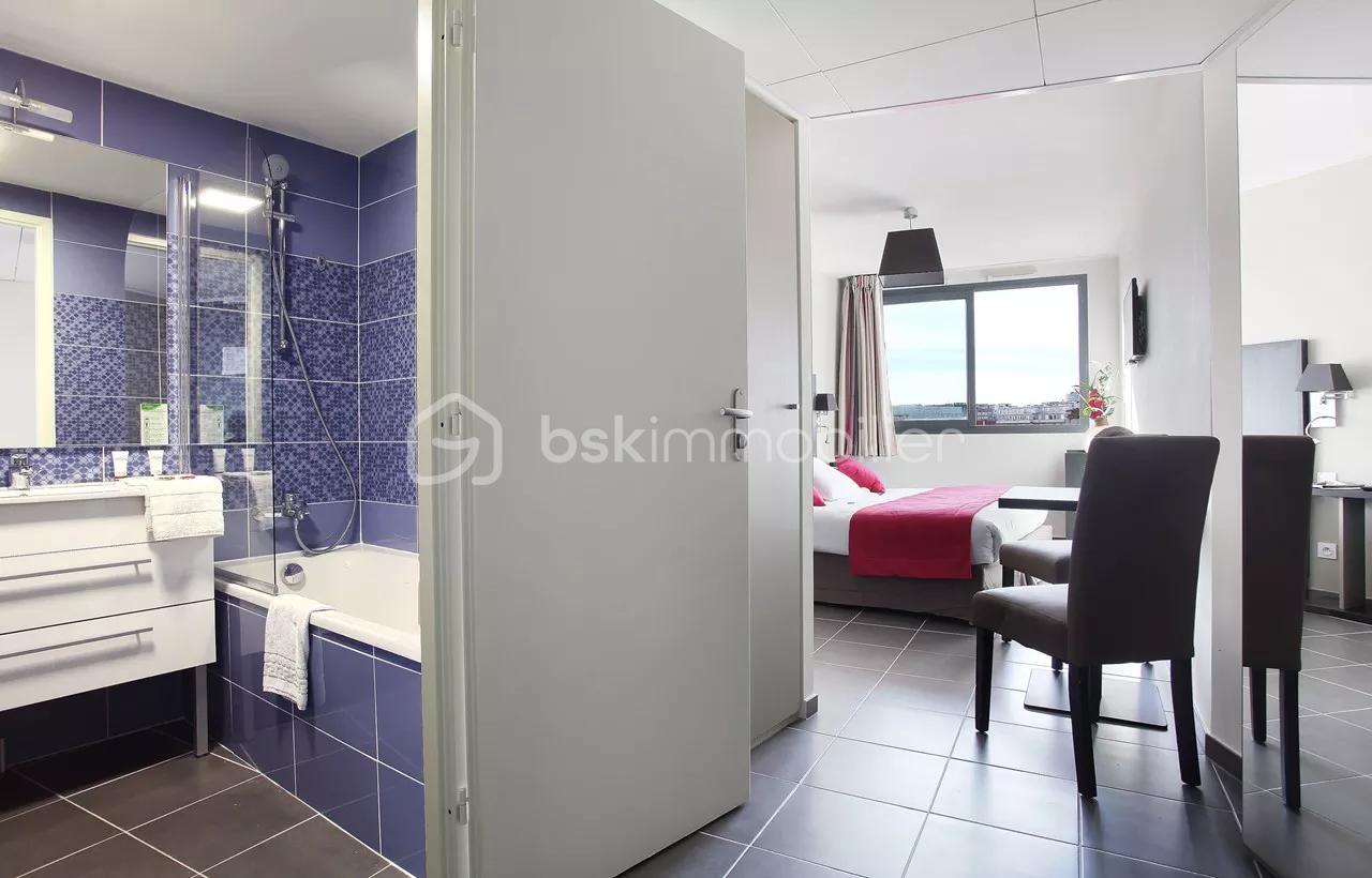 Appartement de 25,11 m² - tmp9ECA_location-marseille-appart-hotel-prado-10.jpg - copie.jpg