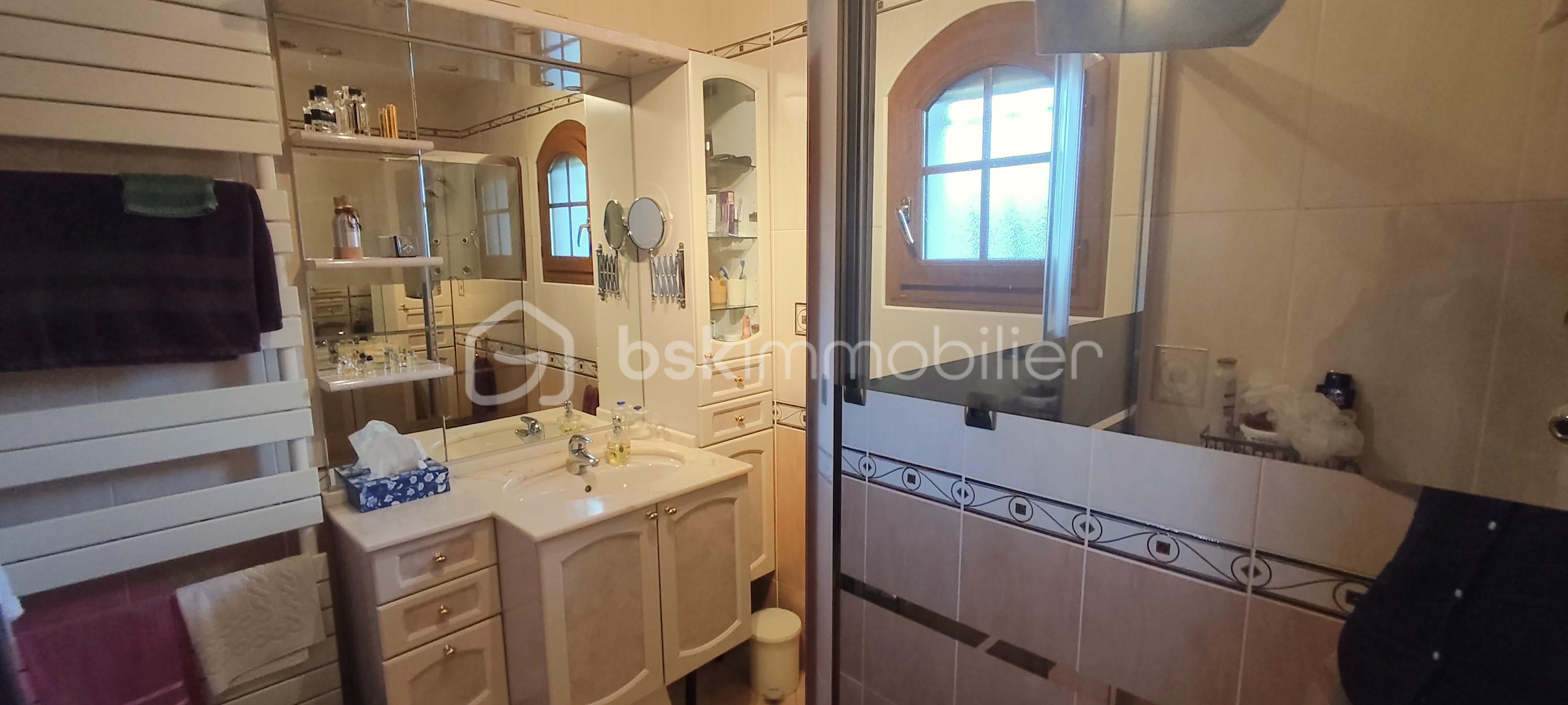 Maison de 173 m² - SDB1.jpg