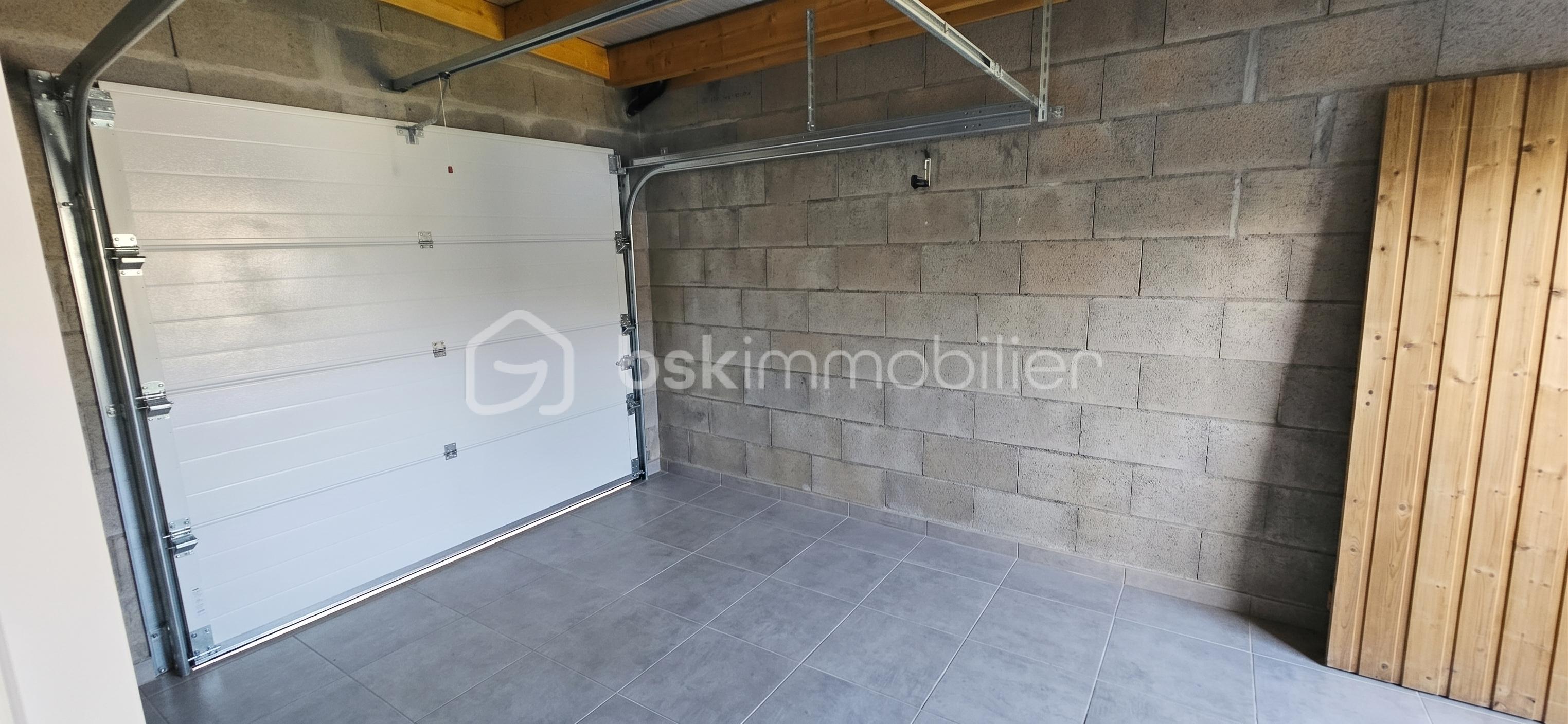 photo garage vide.jpg