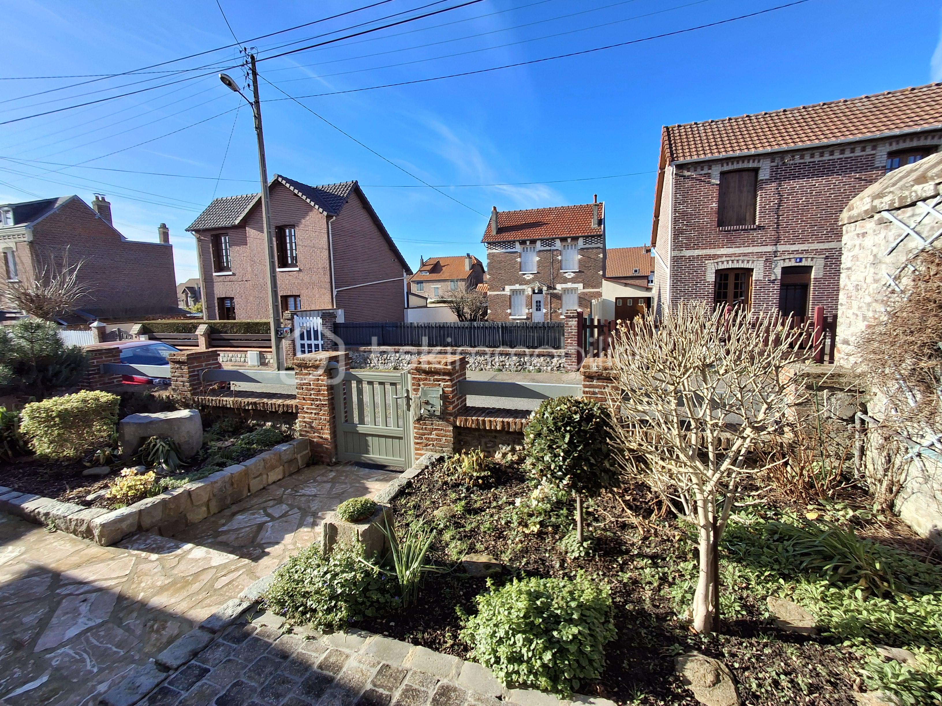 Maison de 135 m² - vue depuis fenetre cuisine paysage.png