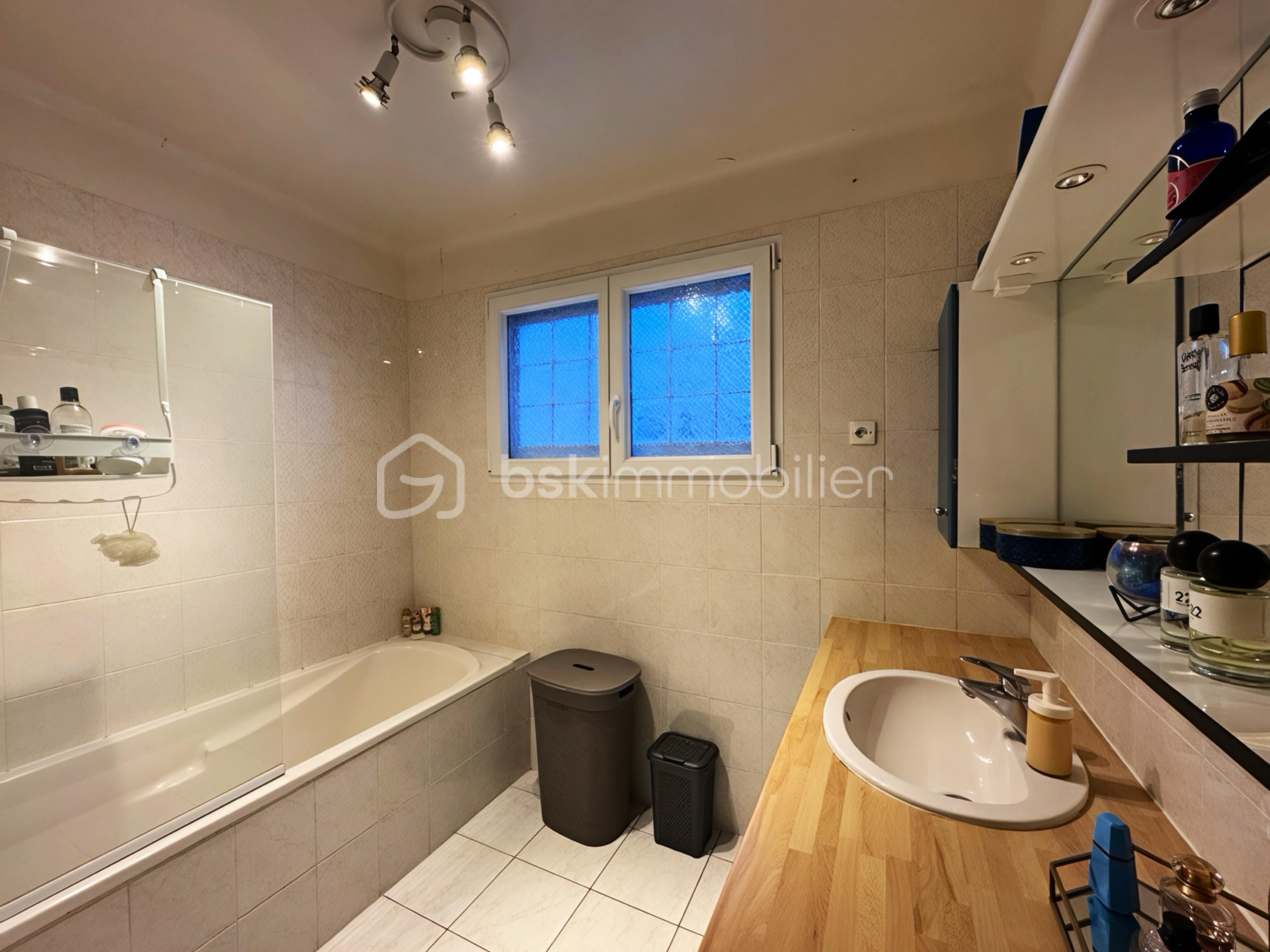 Maison traditionnelle de 163 m² - Bazaart_9AFC1272-664A-4FAD-9B1C-C96F7FE36BBD.JPEG