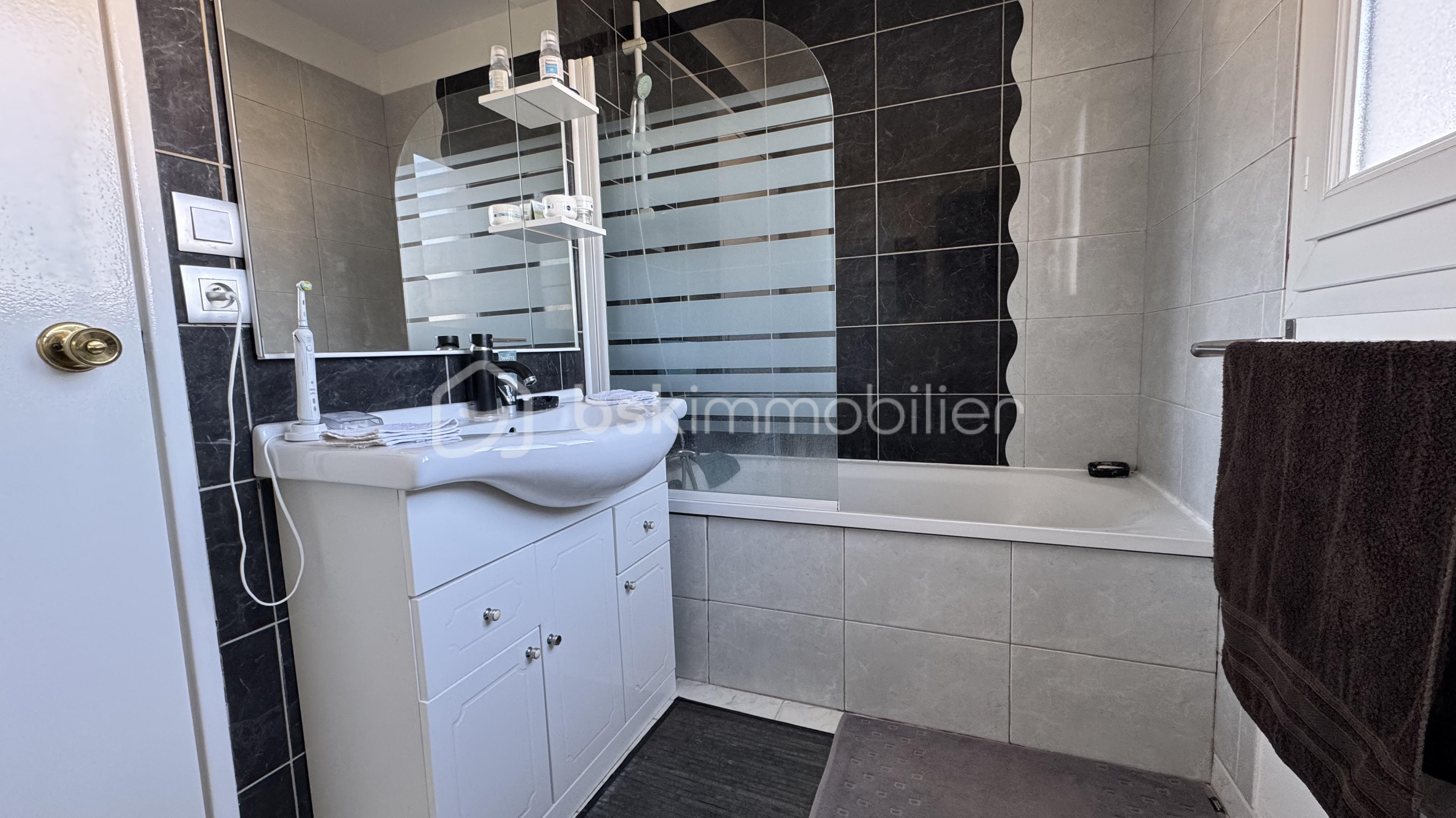 Maison de 90 m² - EpVi1qm4FX0sCBt0MHK4BEyRg9uFvHtOaBkqUrSo.jpg