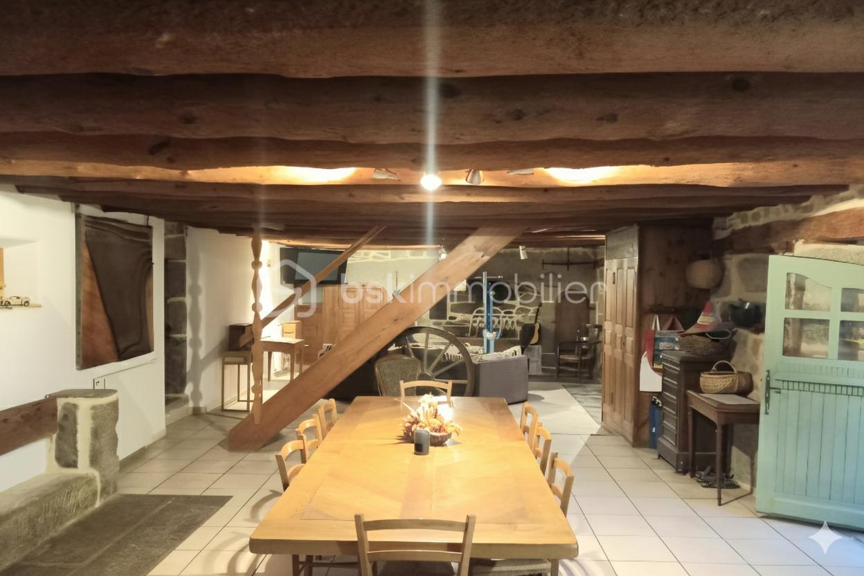 Maison de 238 m² - Gemini_Generated_Image_rfwqvprfwqvprfwq.png