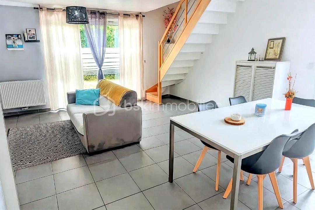 Maison traditionnelle de 109 m² - hoqi-6a71678ae8e4443cb3359b7f156a6dfd.jpg