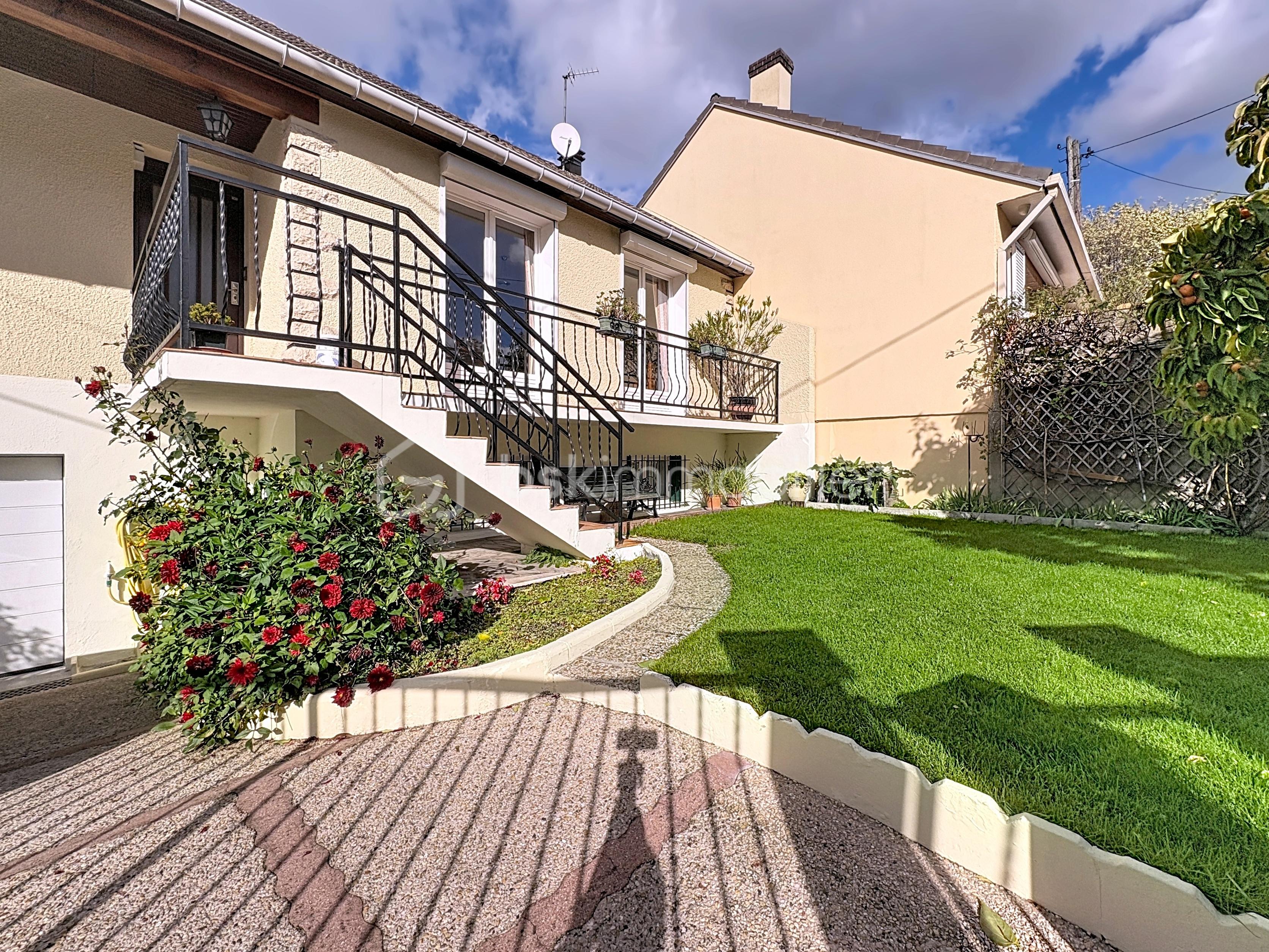 Maison de 120 m² - pvc_00001.jpg