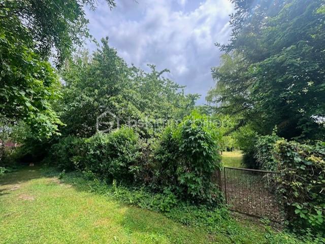 Terrain 810 m² · à Bray-sur-Somme · 810 m² · 35 000 €