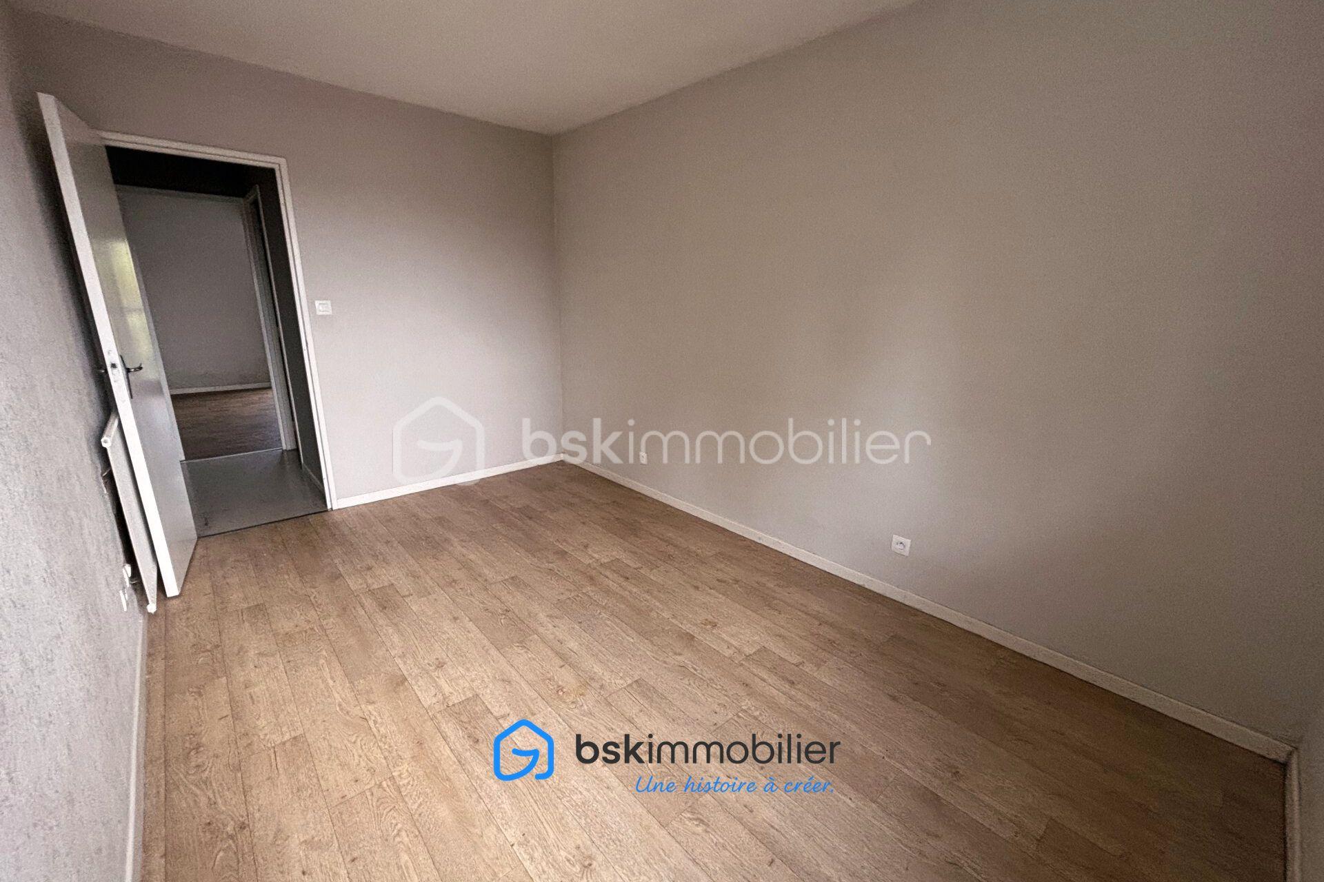 Appartement de 74 m² - Chambre 01.jpg