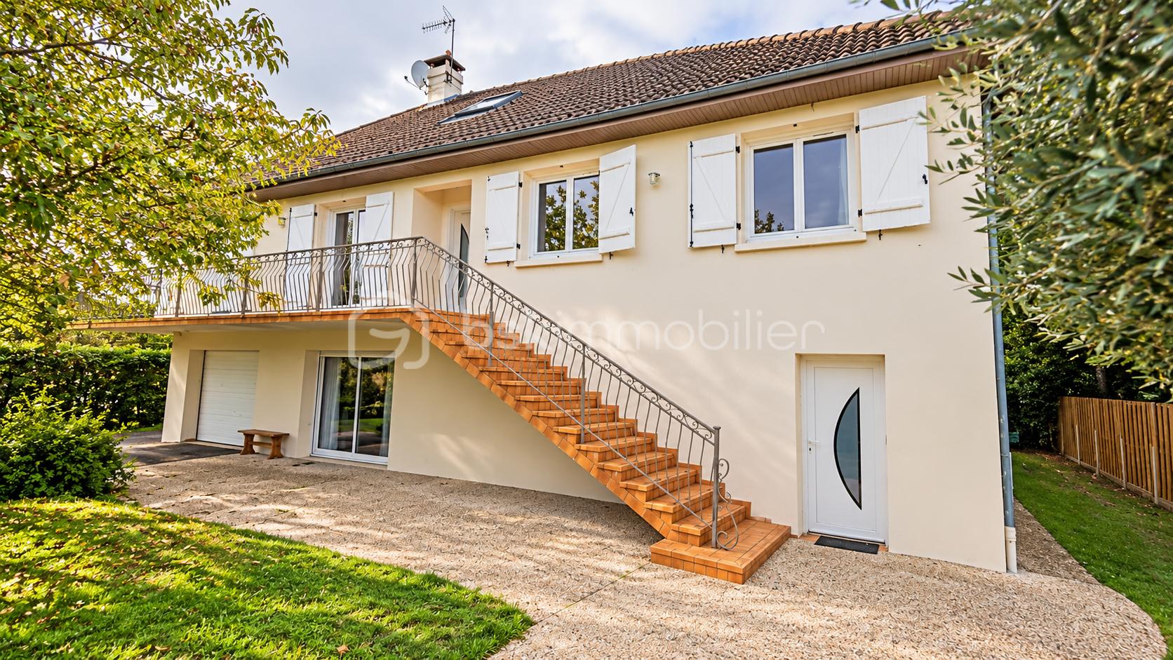 Maison 7 pièces 243 m² · à Bizanos · 243 m² · 450 000 €
