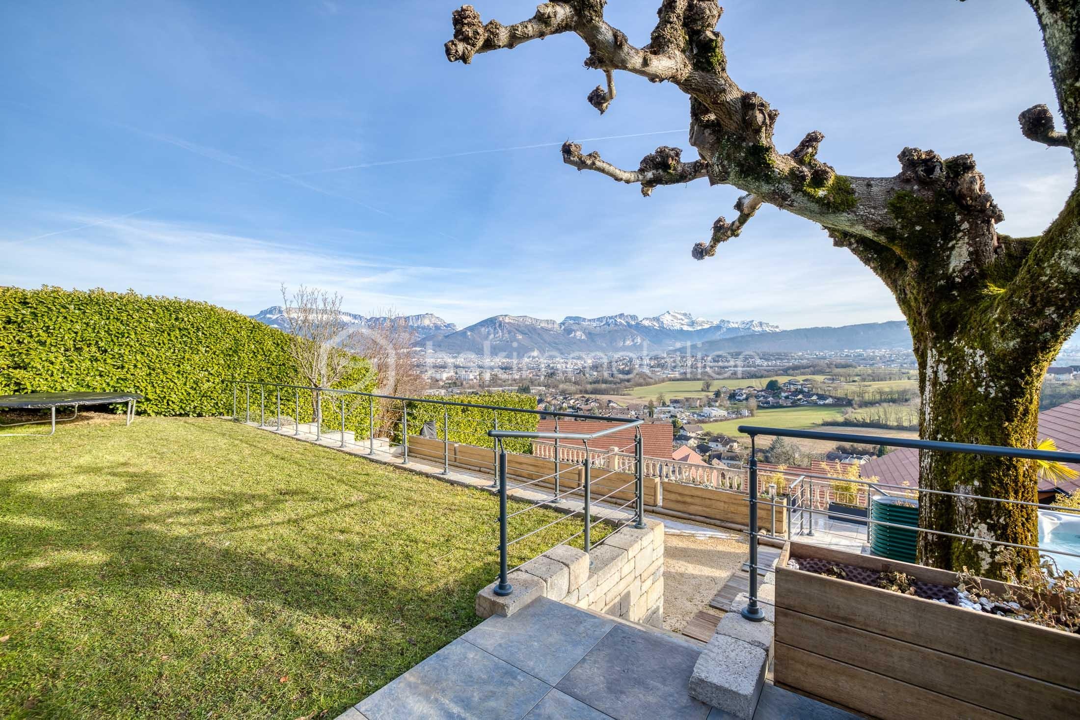 Maison contemporaine de 212 m² - T.jpg