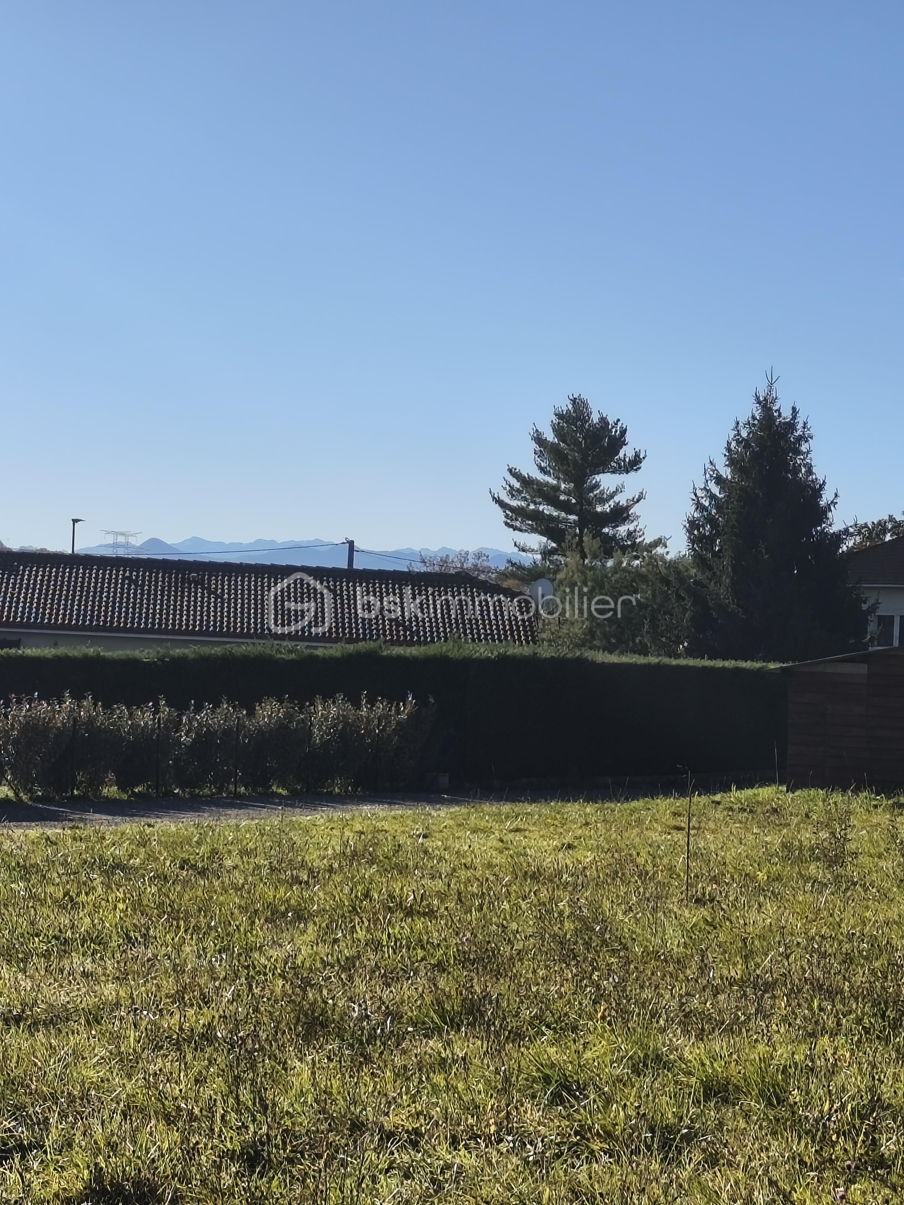 Terrain de 1 500 m²