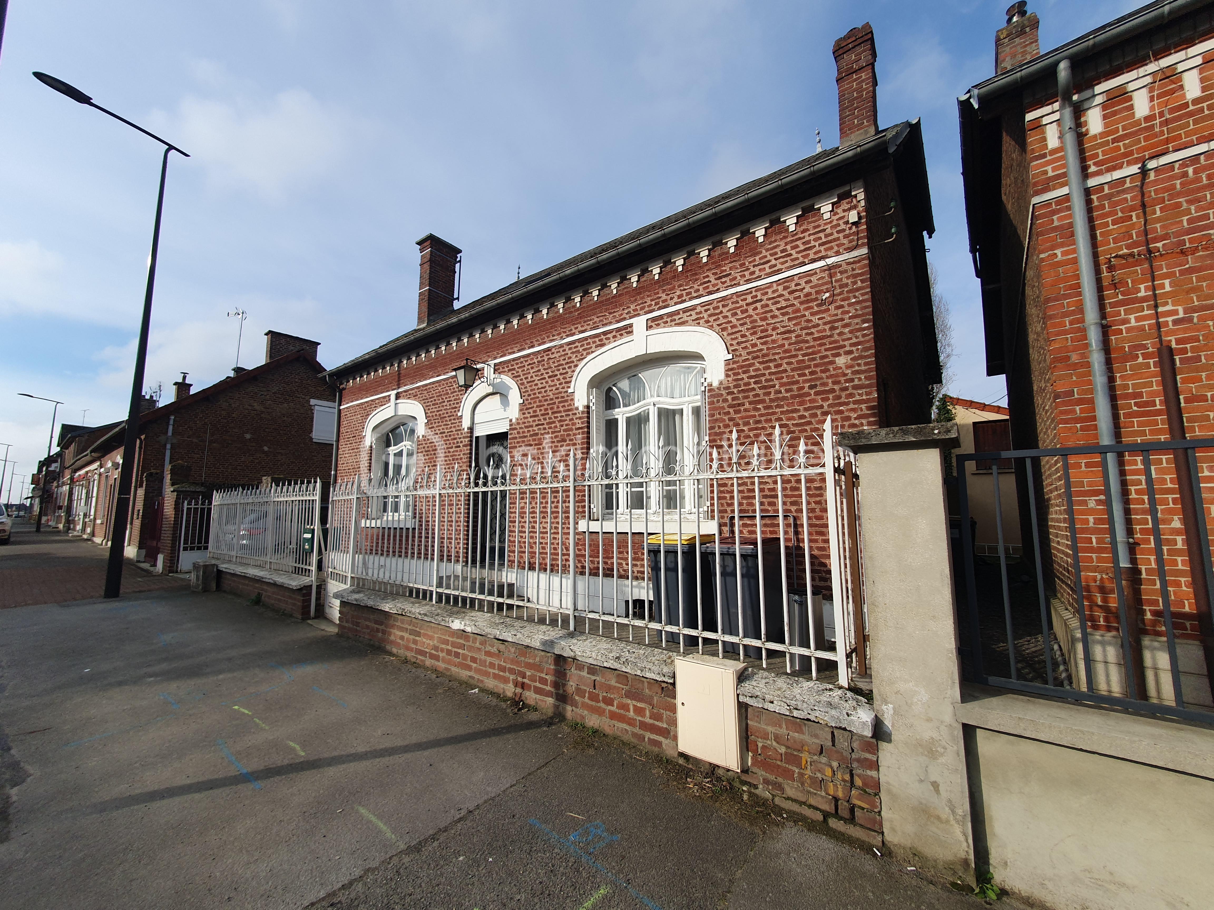 Maison de village de 158 m² - profil droit façade.jpg