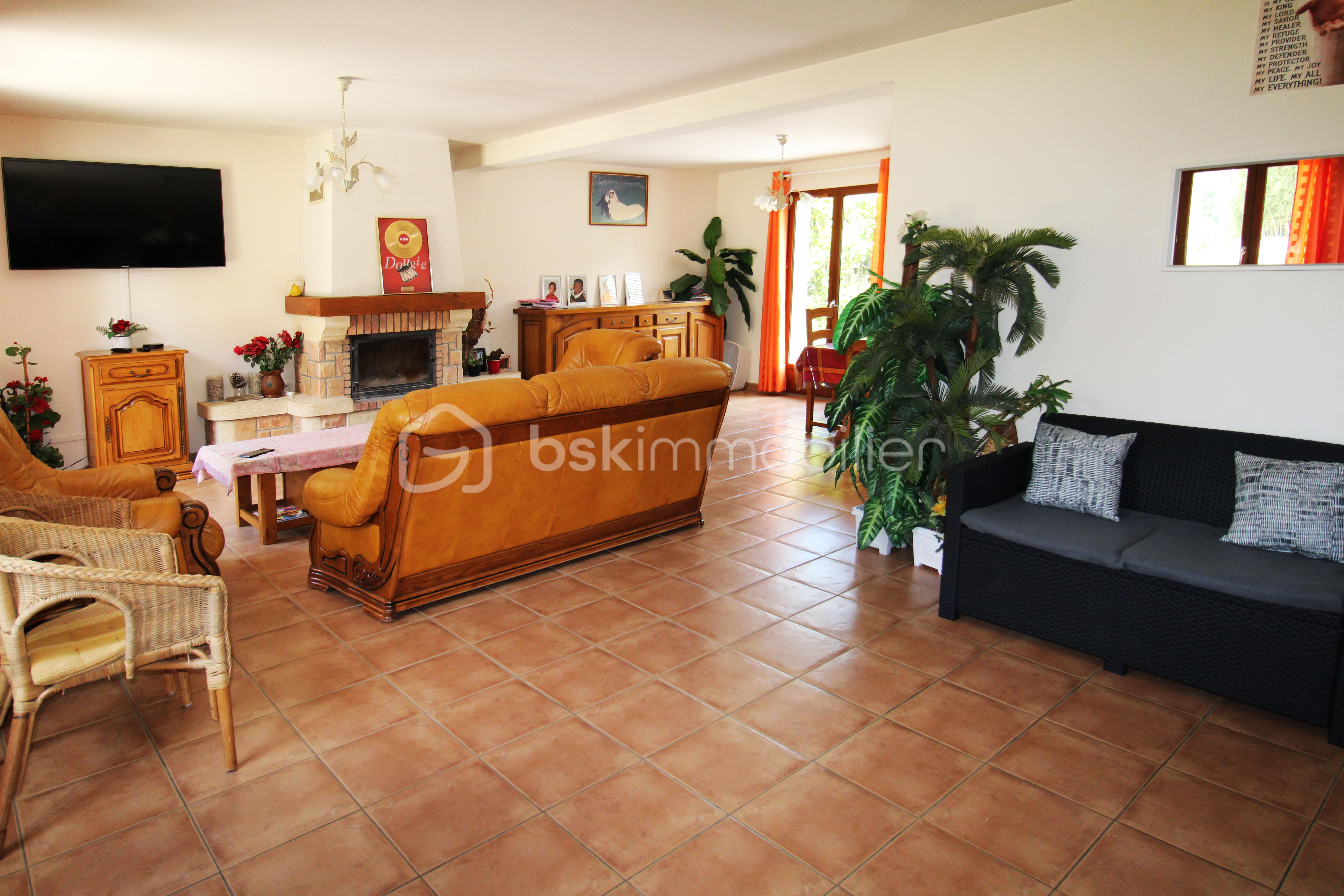 Maison traditionnelle de 139 m² - SALON2.jpg