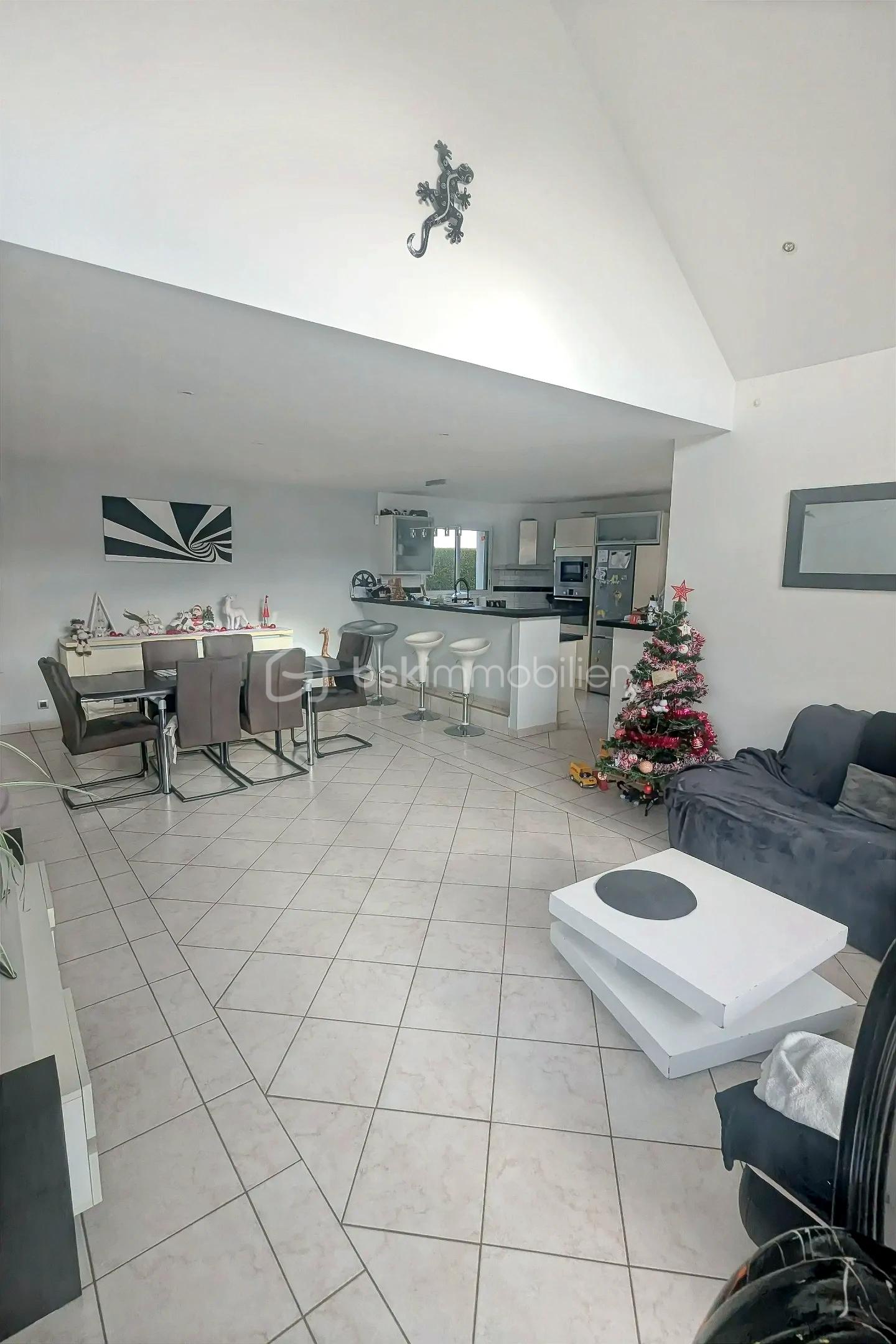 Maison de 113 m² - hoqi-1d9d6dcf691145dd83b3f54425c49f26.jpg