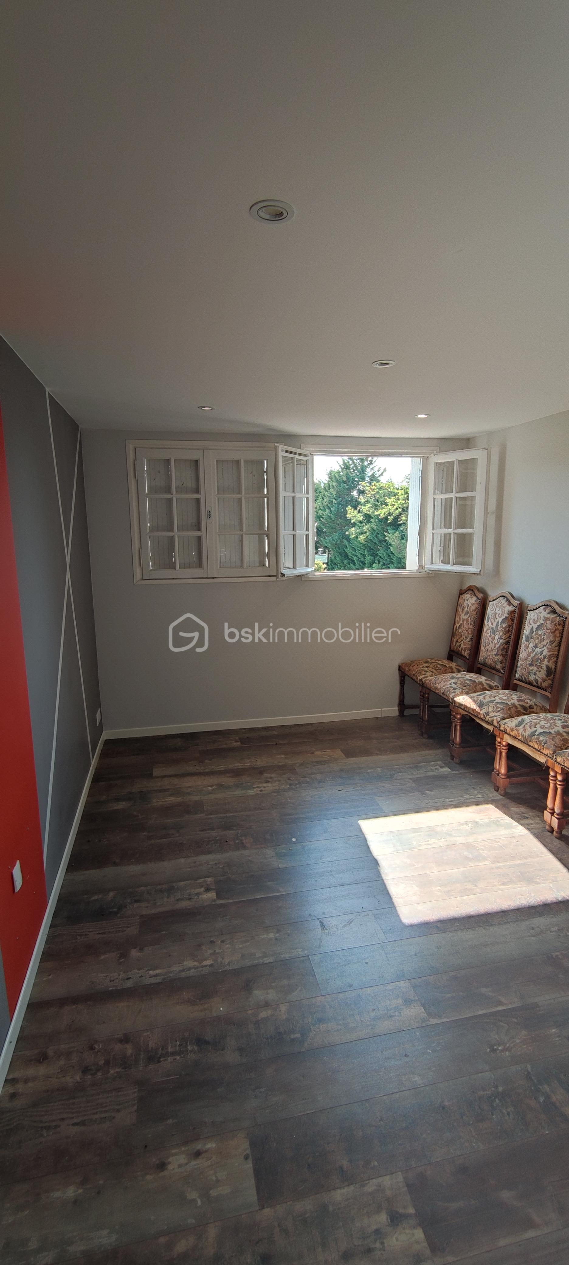 Maison de 125 m² - 1755182643993.jpg
