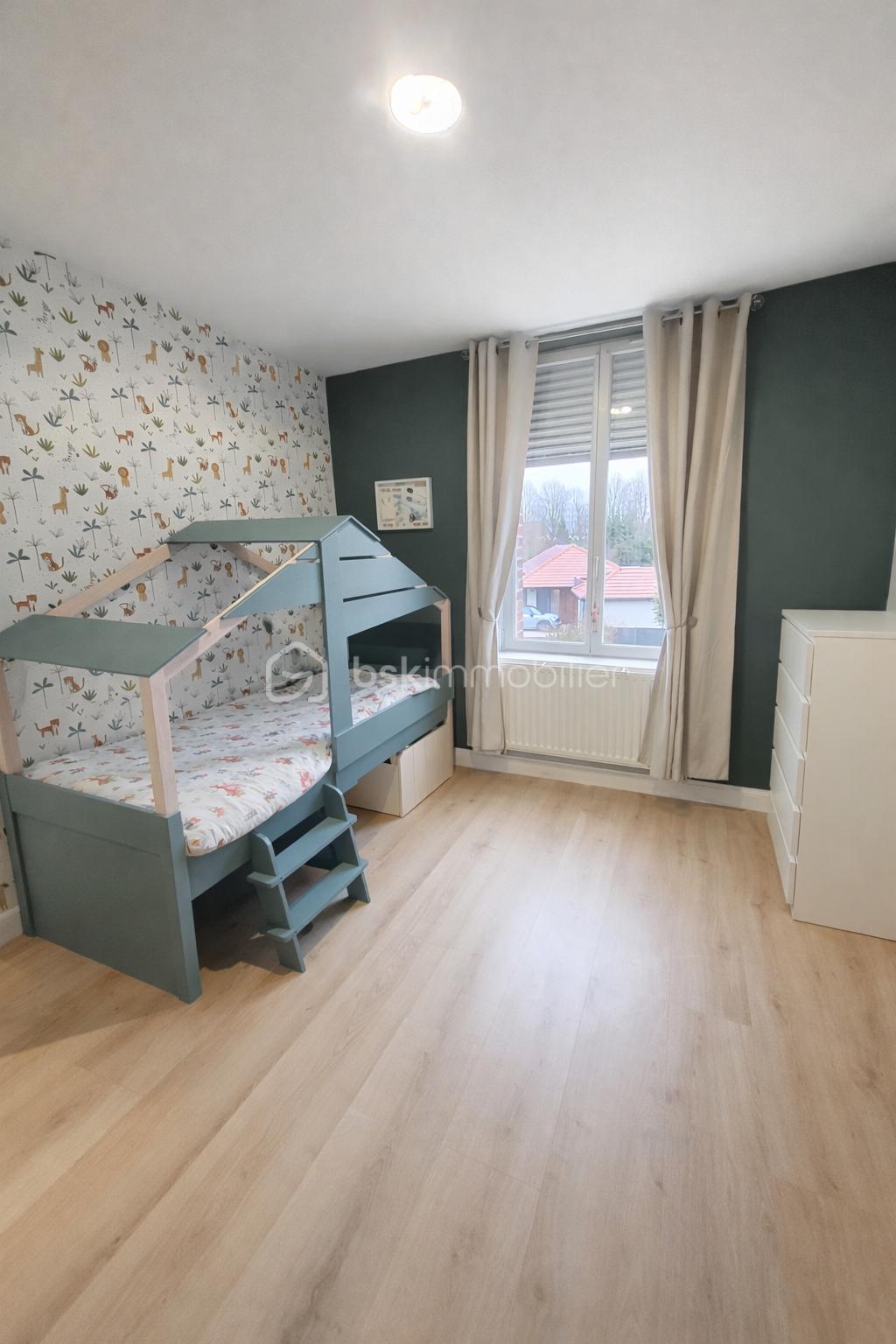 Maison de 102 m² - CHBRE2.png