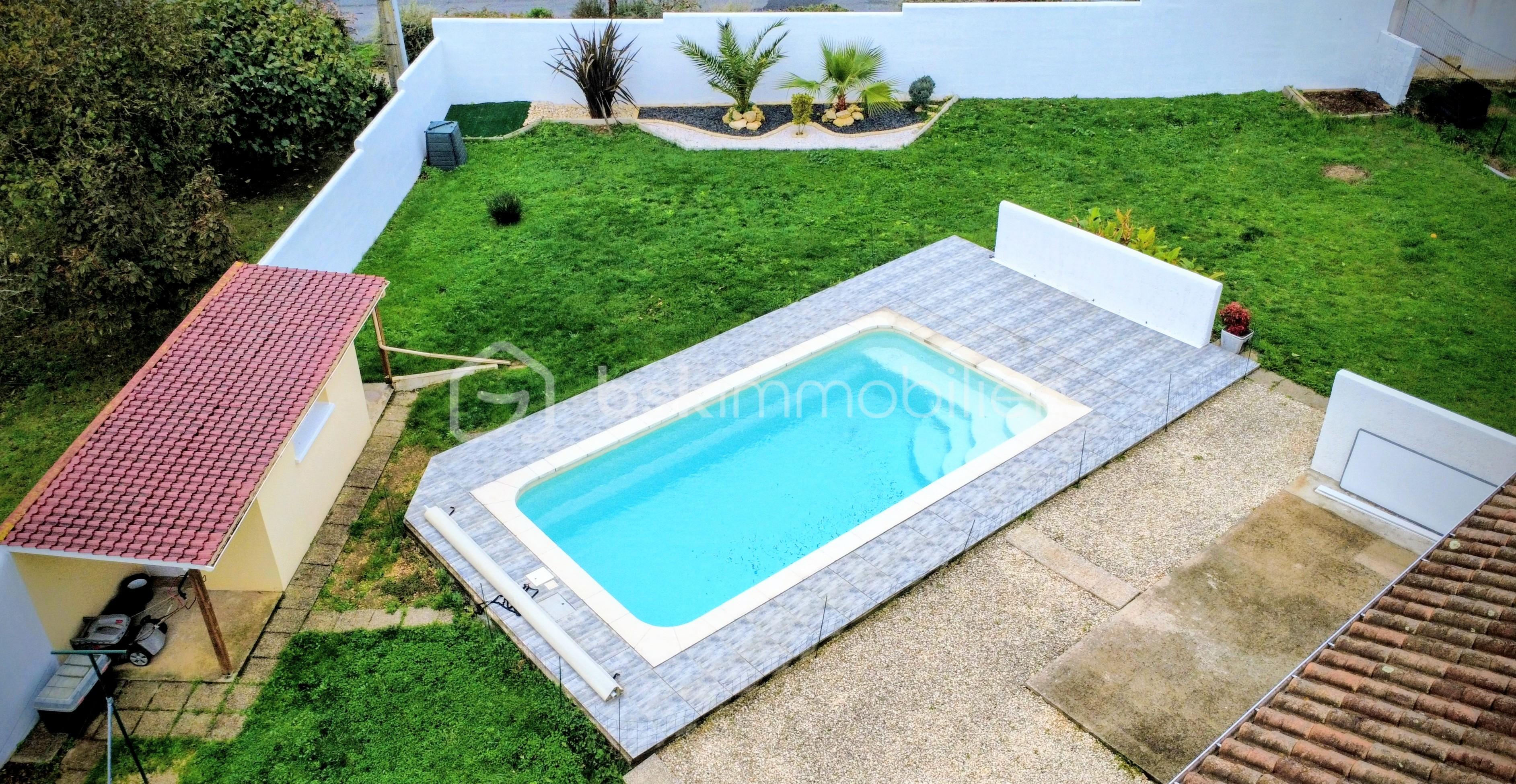 Maison traditionnelle de 114 m² - dji_fly_20251027_120536_355_1761571505164_photo_optimized.jpg