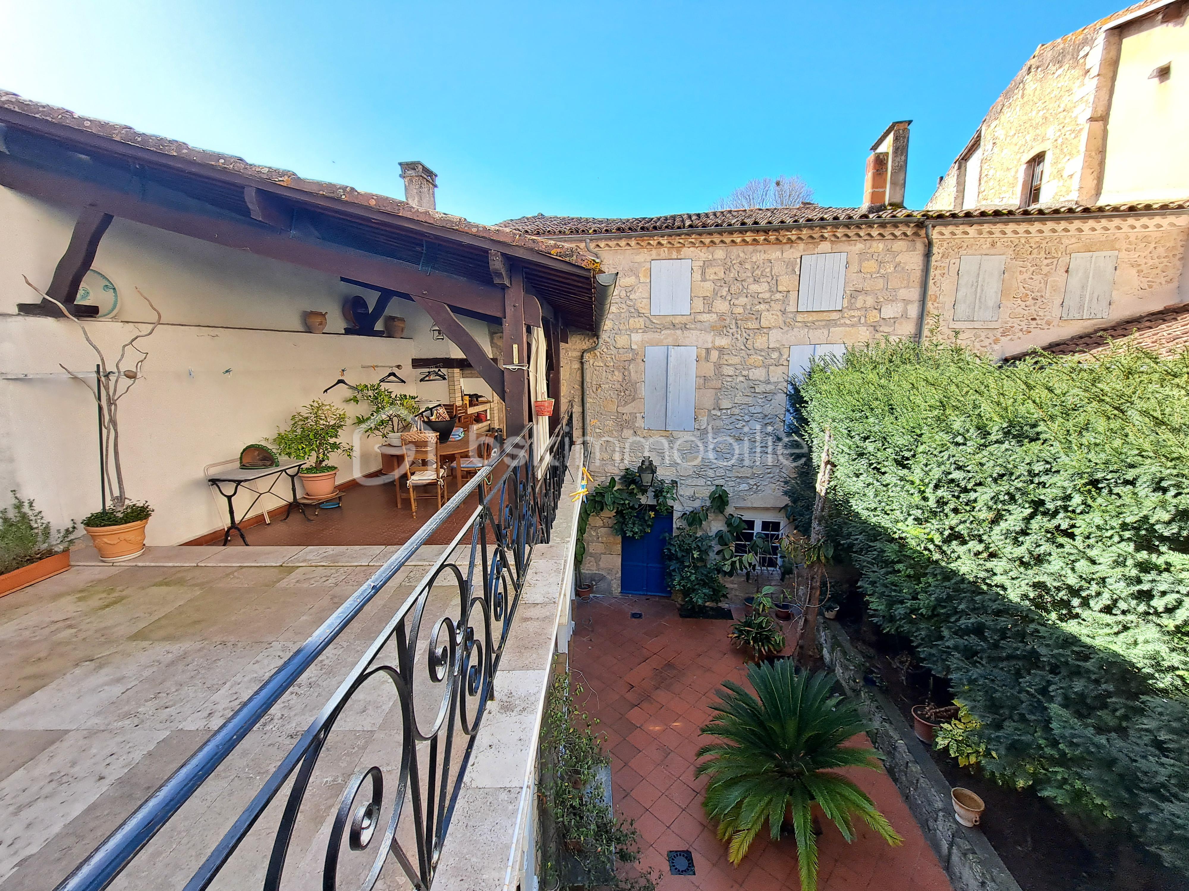 Maison de ville de 288 m² - cesar carvalho gascony masion vente condom gers investissement net 16.jpg