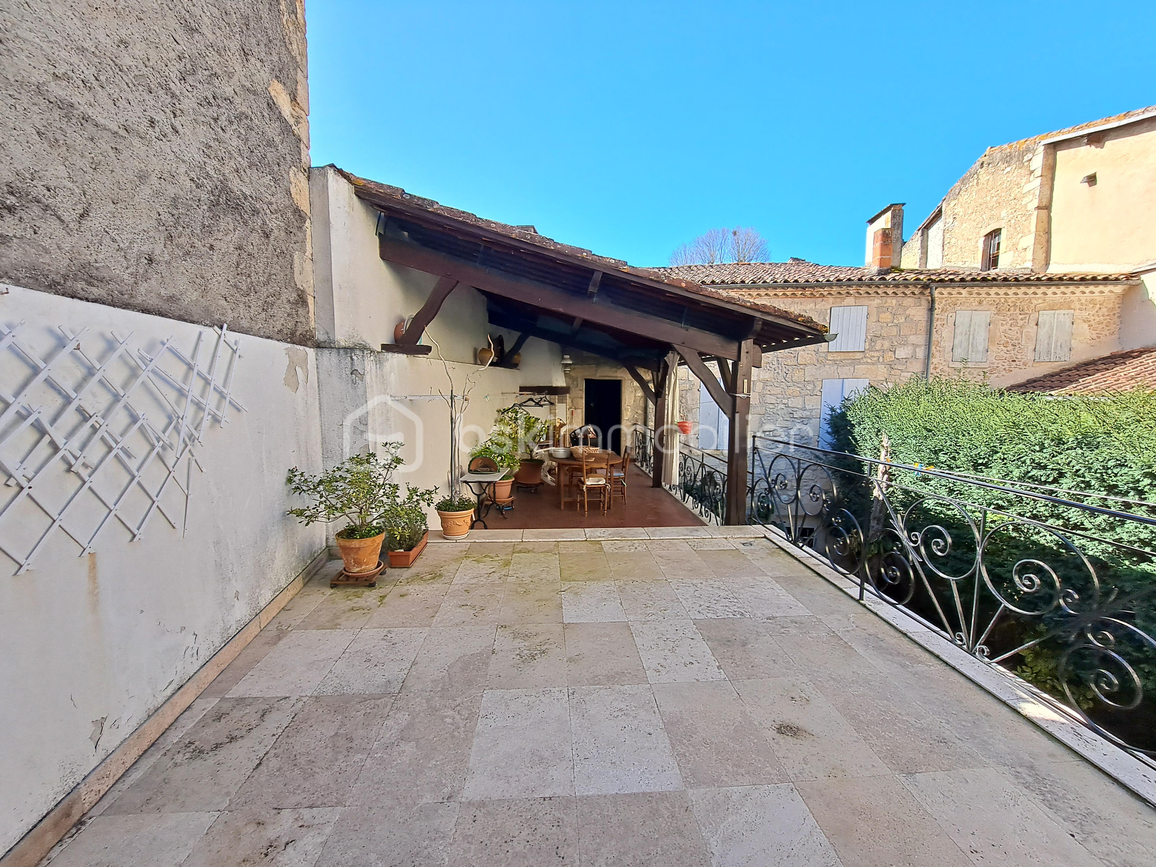 Maison de ville de 288 m² - cesar carvalho gascony masion vente condom gers investissement net 14.jpg