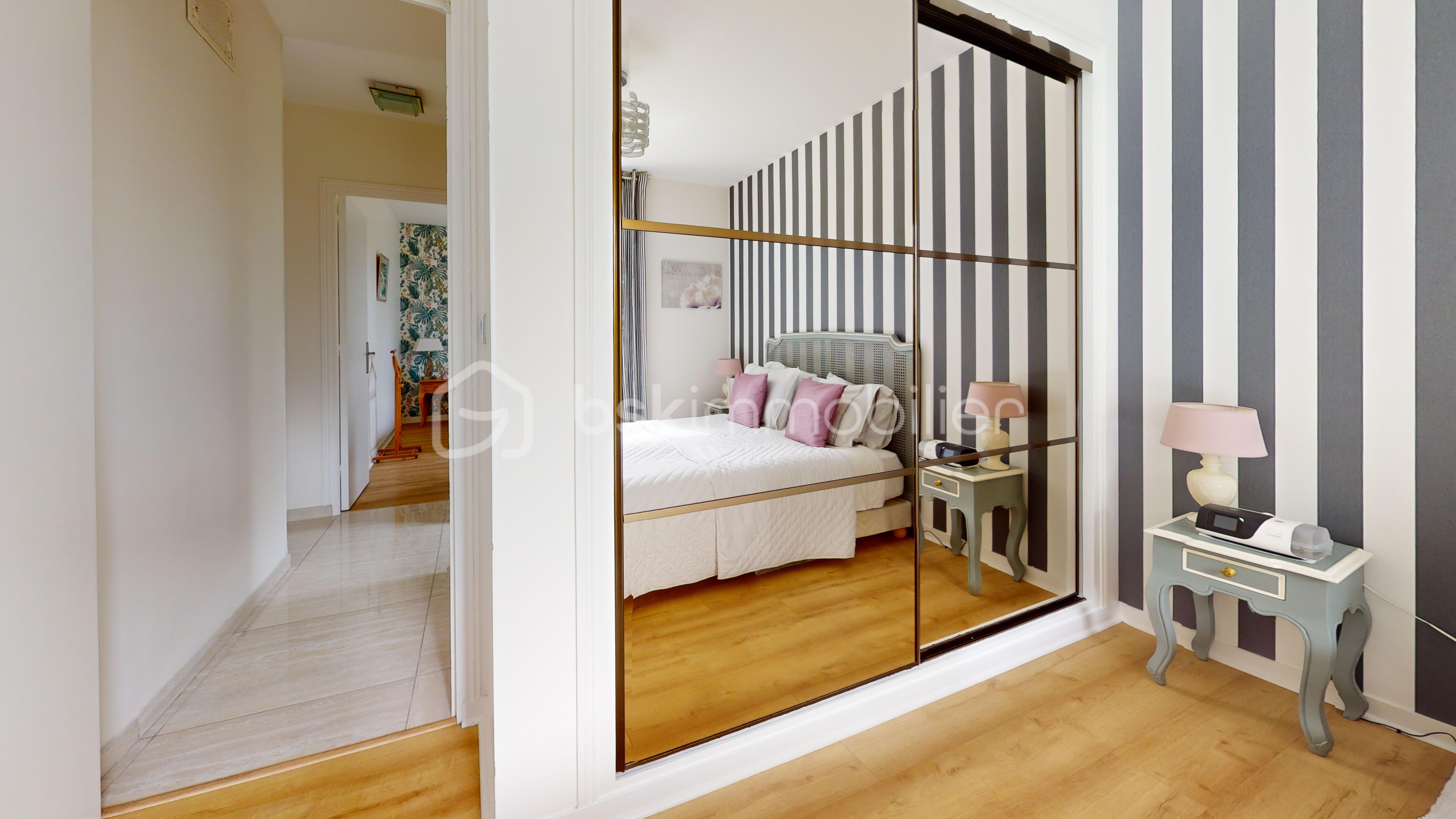 La-Morine-Bedroom 7.jpg