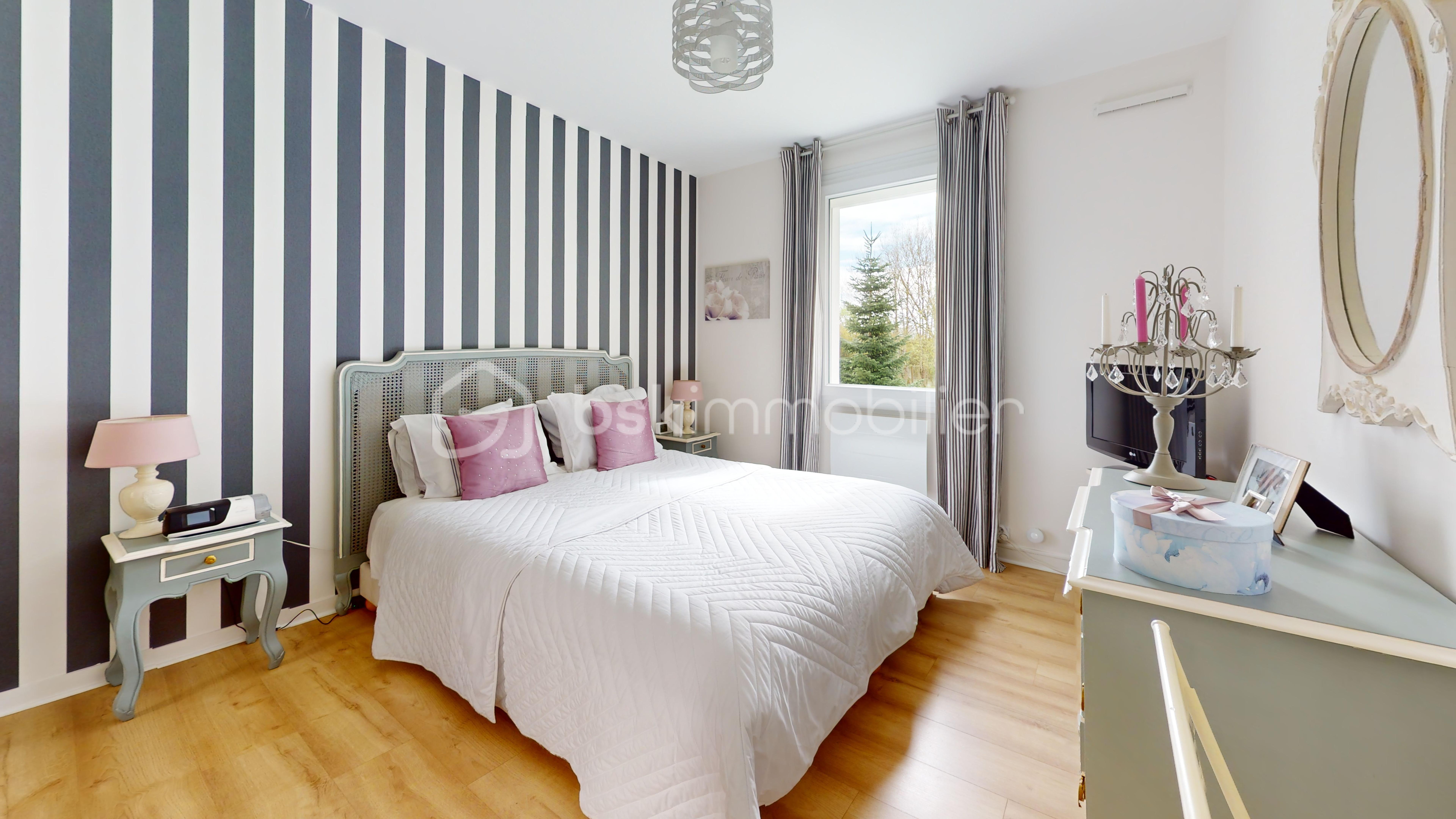 La-Morine-Bedroom 2.jpg