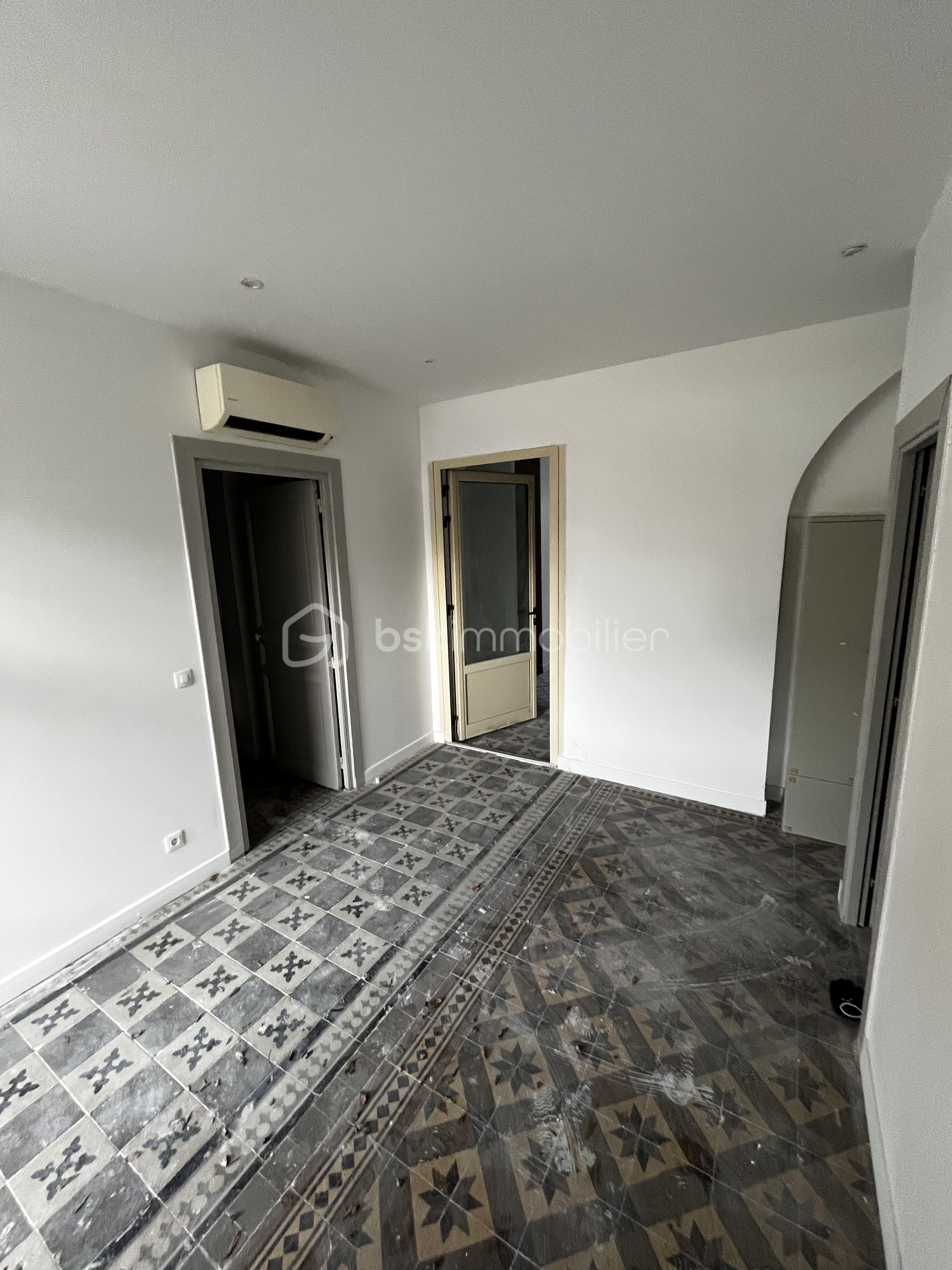 Local d'activités de 158 m² - IMG_7141.jpeg