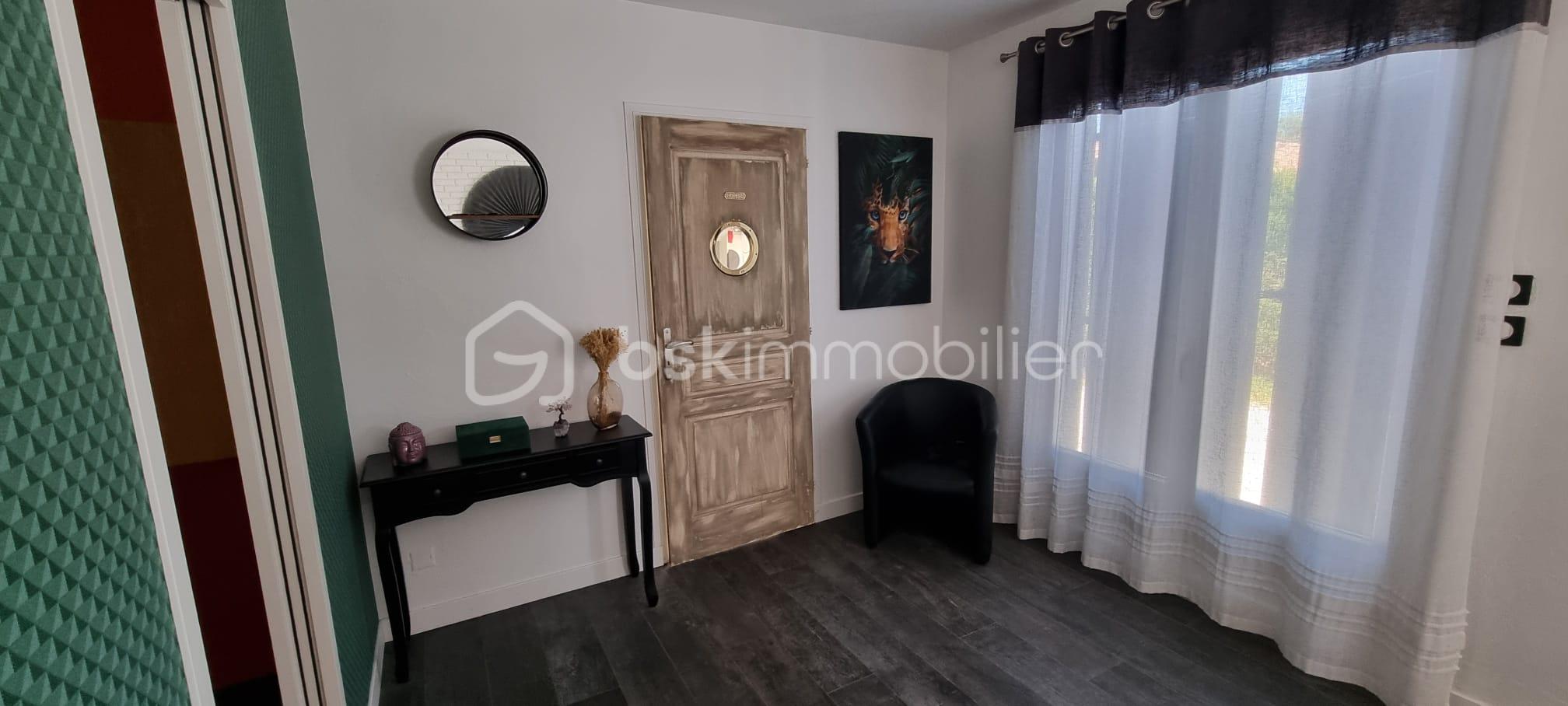 Maison de 200 m² - 111c5d68-b7d6-4522-9018-c0c0cedd3966.jpeg