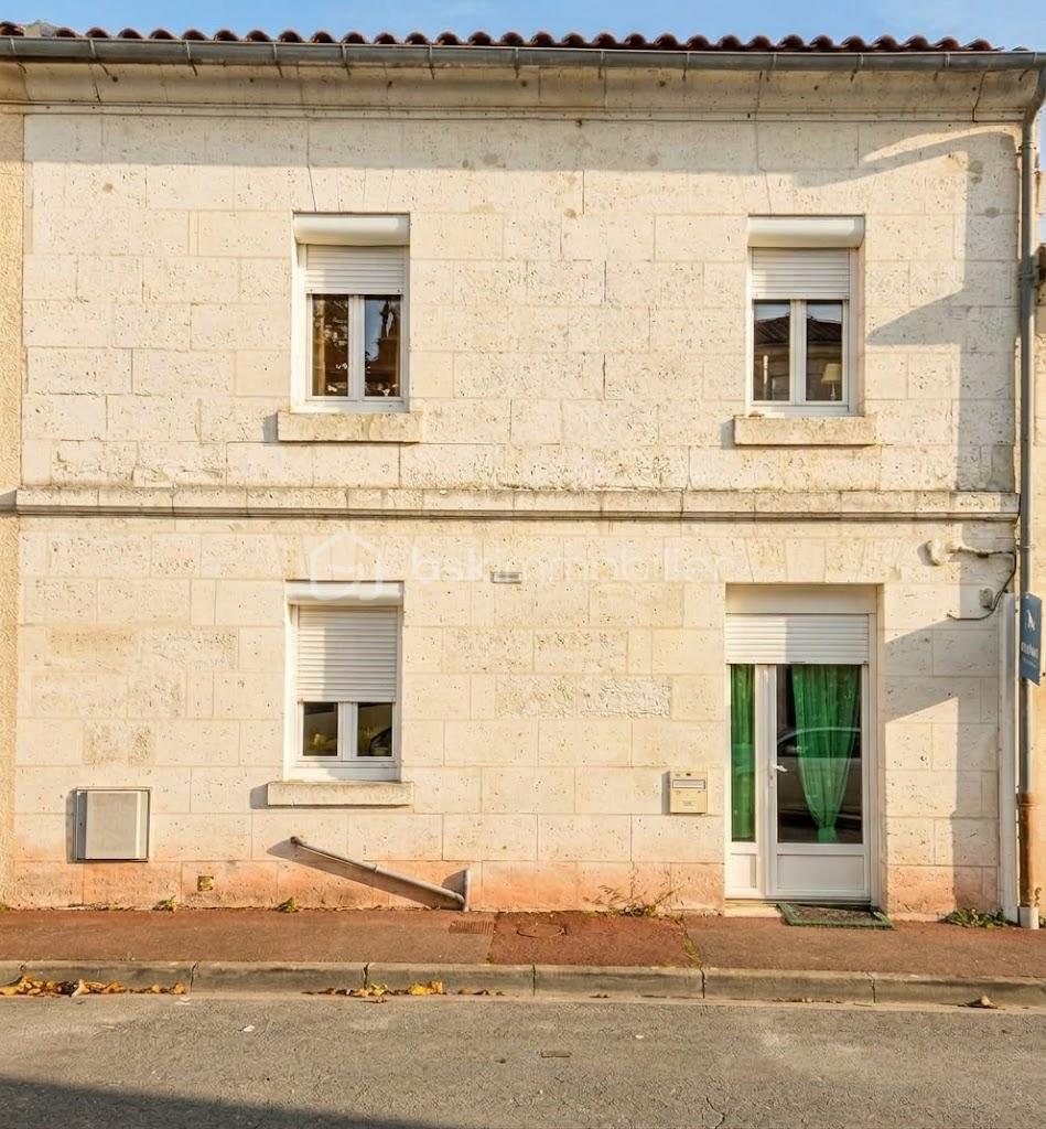 Maison 6 pièces 158 m² · à La Roche-Chalais · 158 m² · 117 000 €
