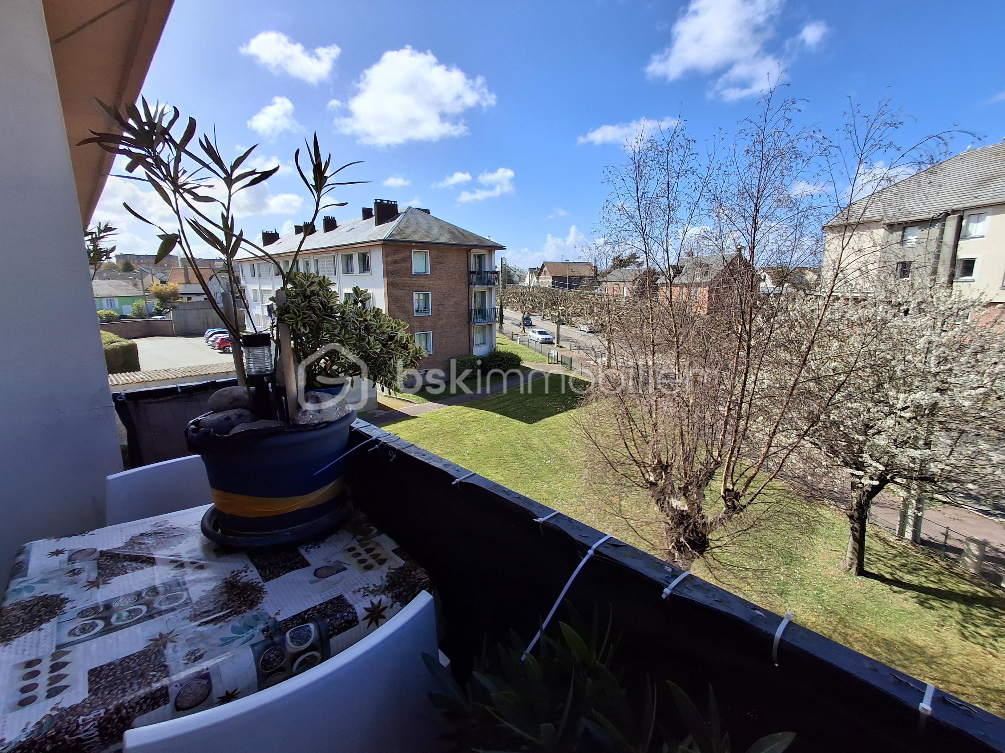 Balcon avec vue espaces verts paysage.png